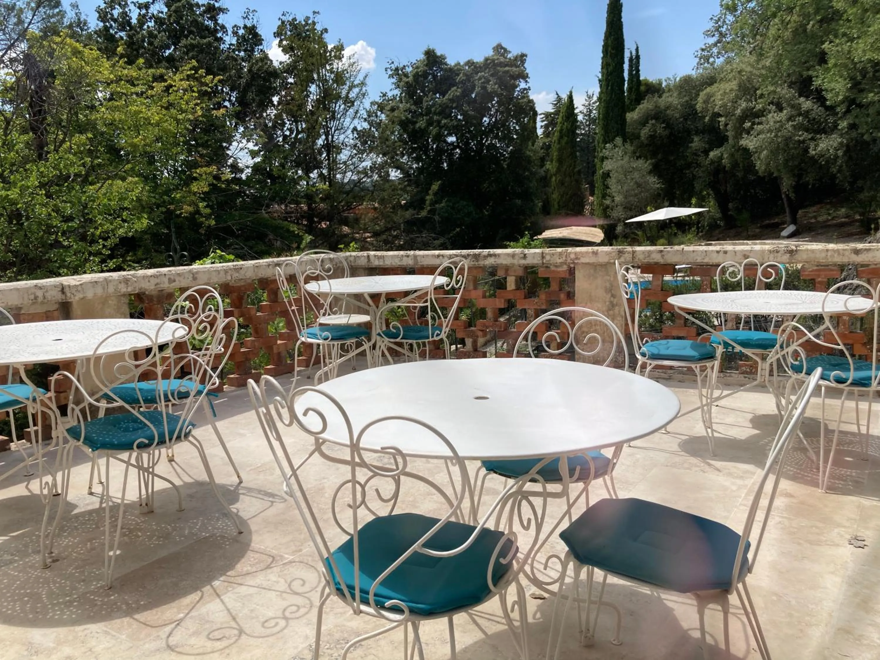 Suite Royale- SPA - Jacuzzi - Sauna - Massage - 2 Double Rooms - 4 SAISONS - Piscine Chauffée Toute l'année - POOL VIEW - Heated POOL -800m City Centre