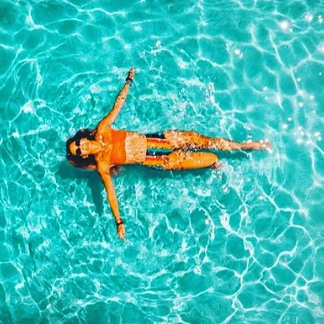 Suite Royale- SPA - Jacuzzi - Sauna - Massage - 2 Double Rooms - 4 SAISONS - Piscine Chauffée Toute l'année - POOL VIEW - Heated POOL -800m City Centre