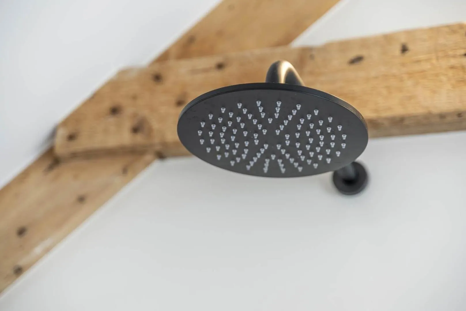 Shower in Van Heeckeren Apartments & Suites Buren