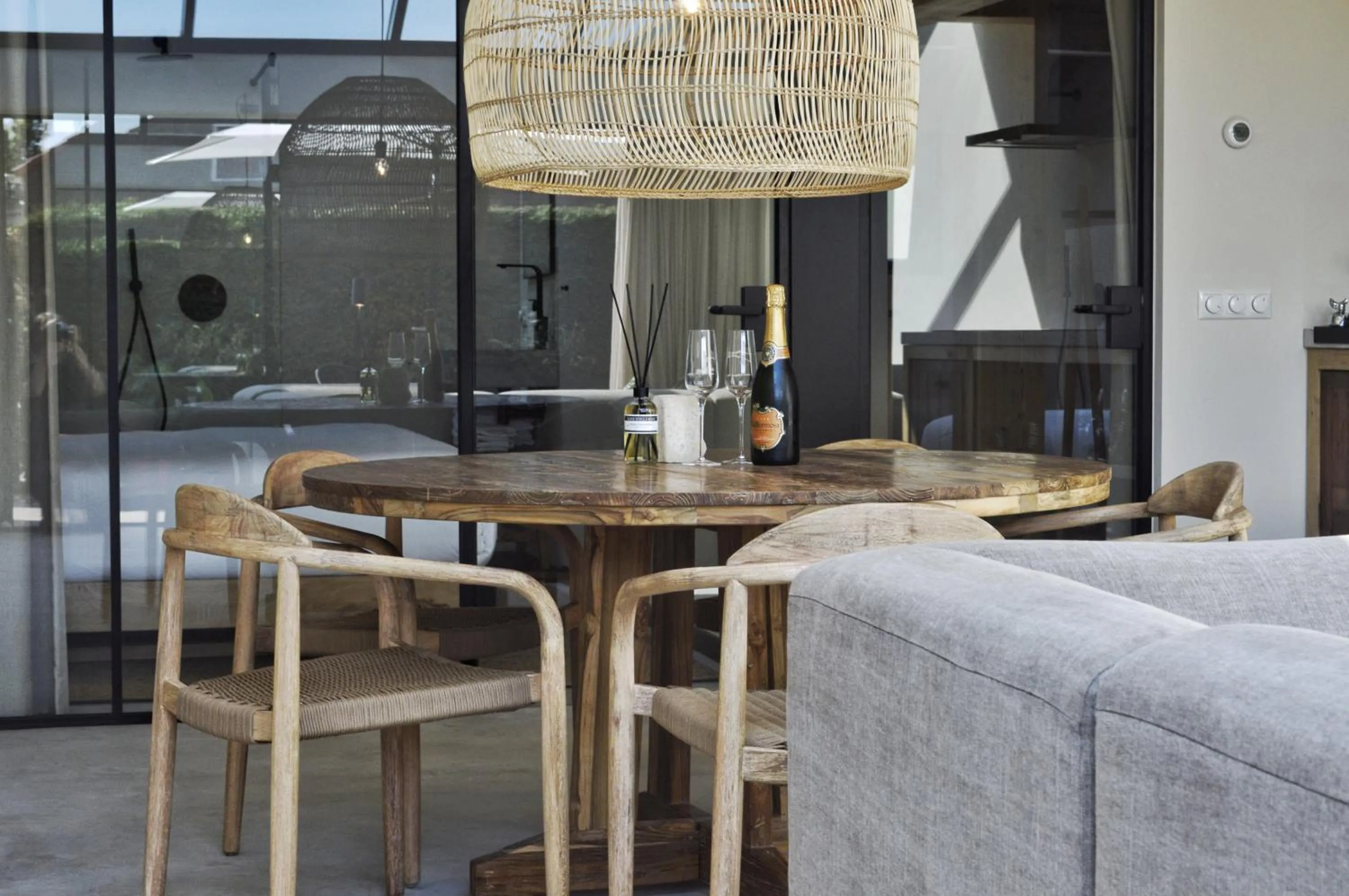 Dining area in Van Heeckeren Apartments & Suites Buren