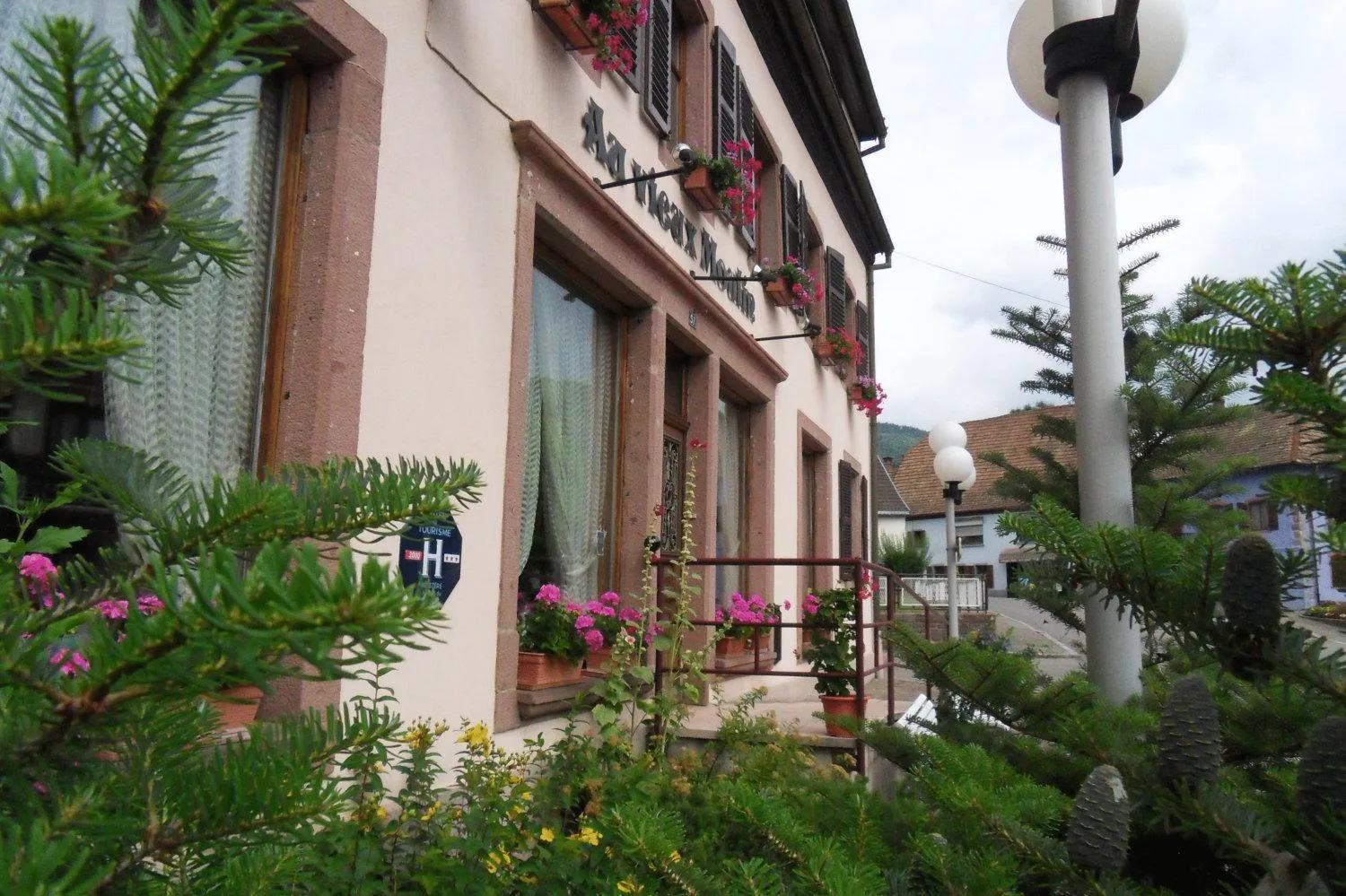 Property building in Hôtel Au Vieux Moulin