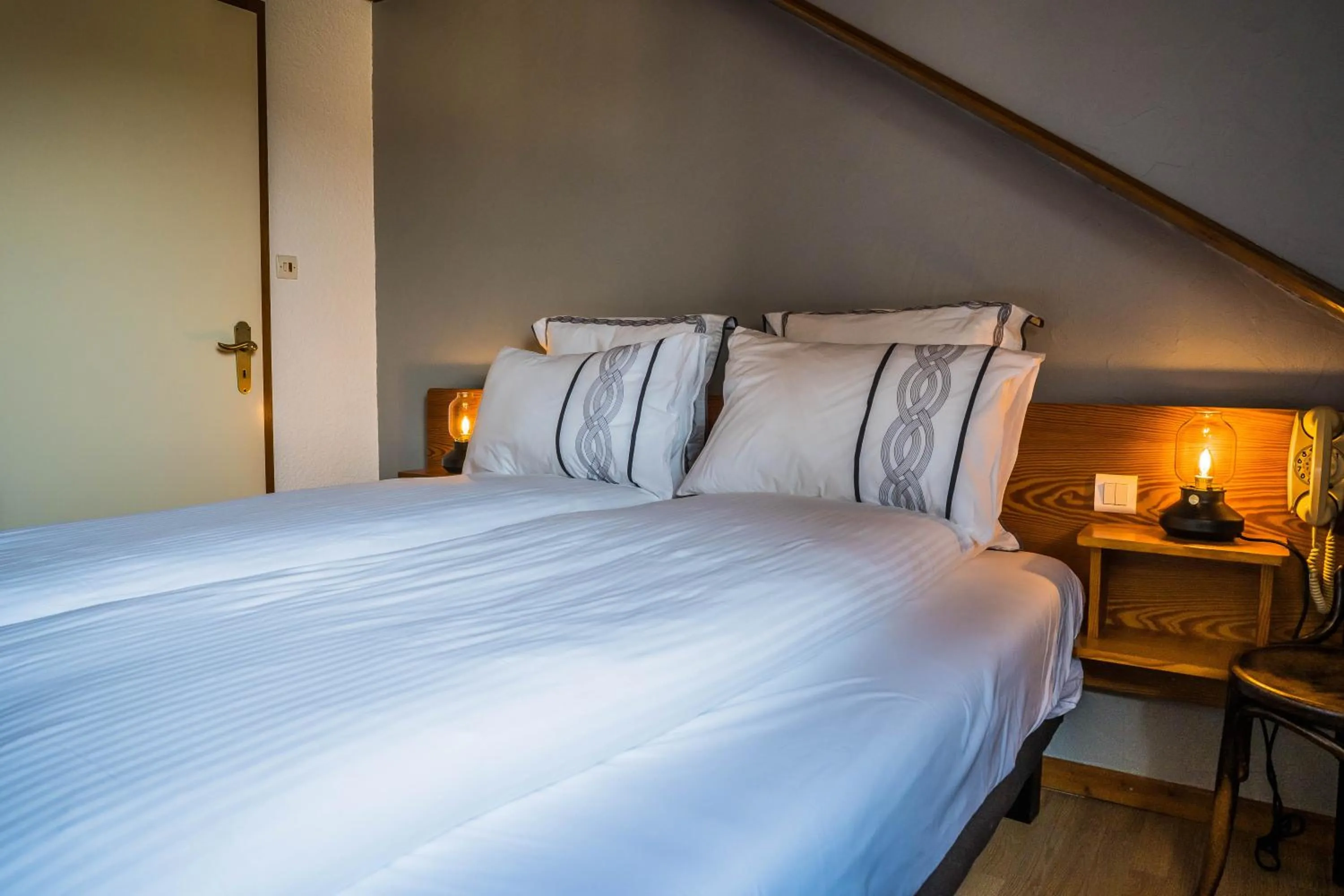 Bed in Hôtel Au Vieux Moulin