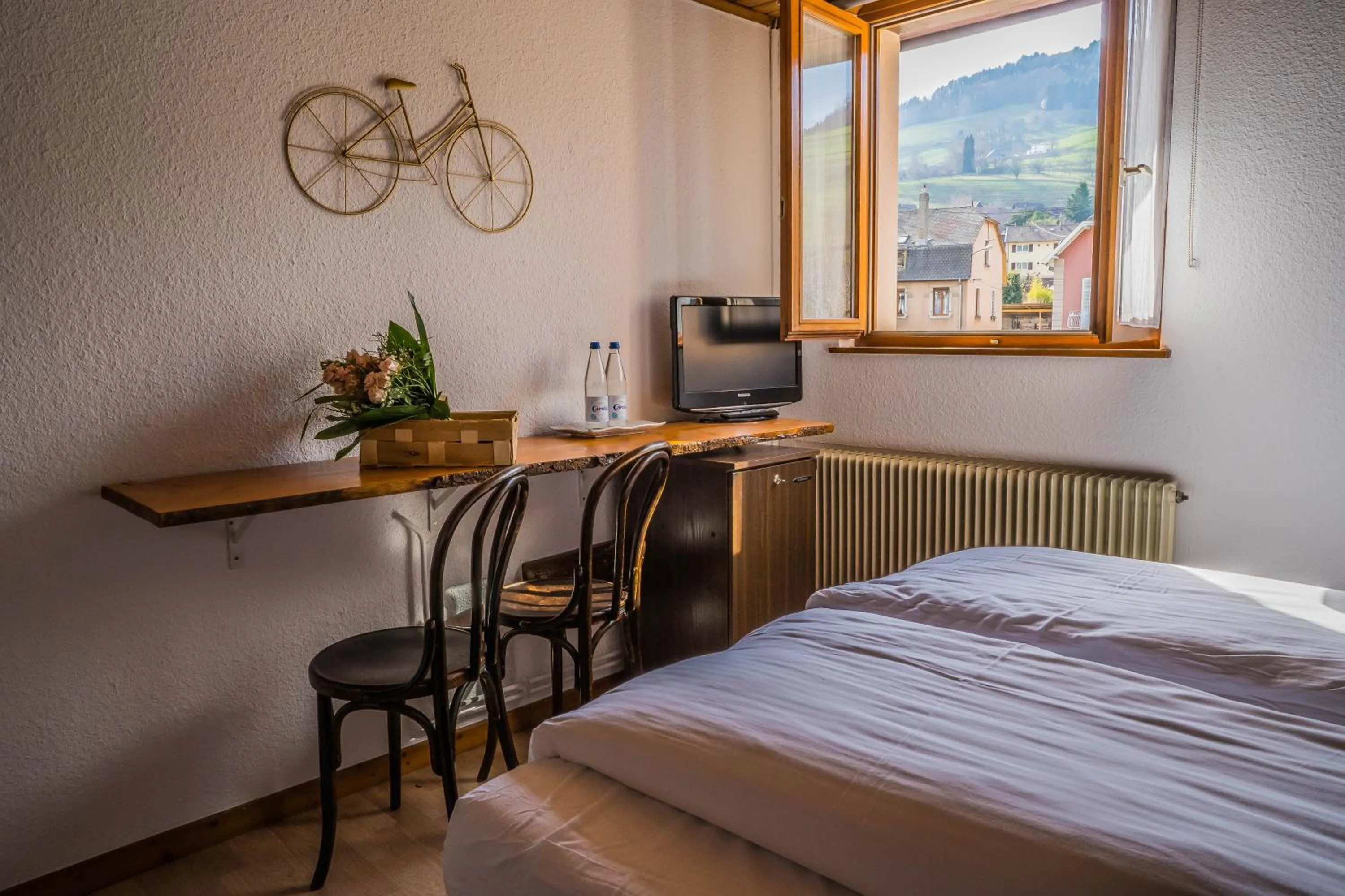 TV and multimedia, Bed in Hôtel Au Vieux Moulin