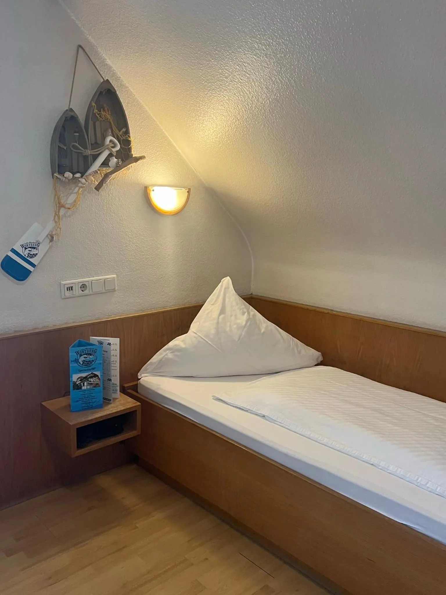 Photo of the whole room, Bed in Aal-Kate