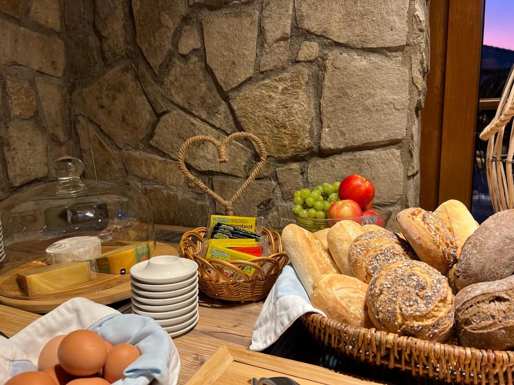 Breakfast in Aal-Kate