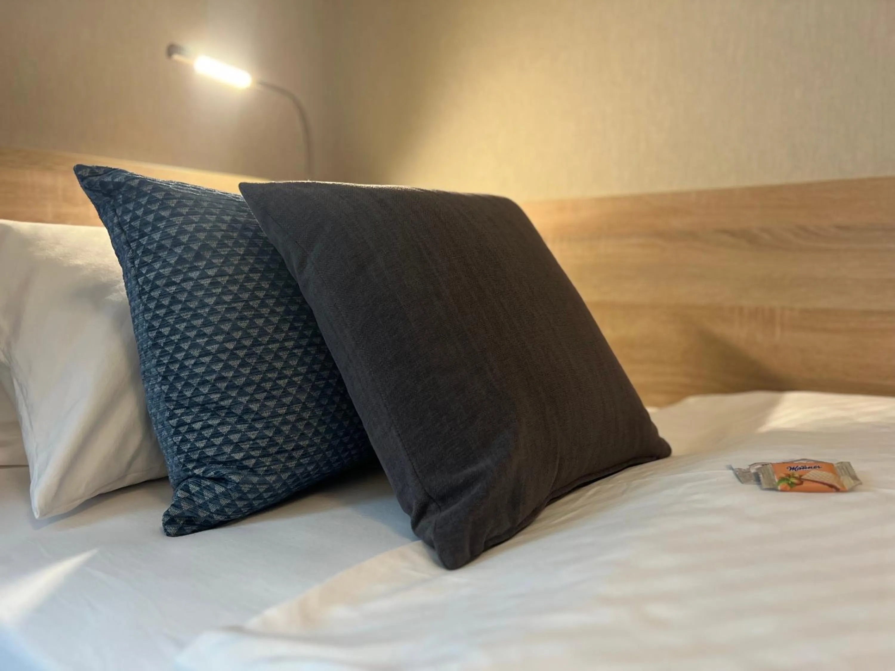 Photo of the whole room, Bed in Aal-Kate