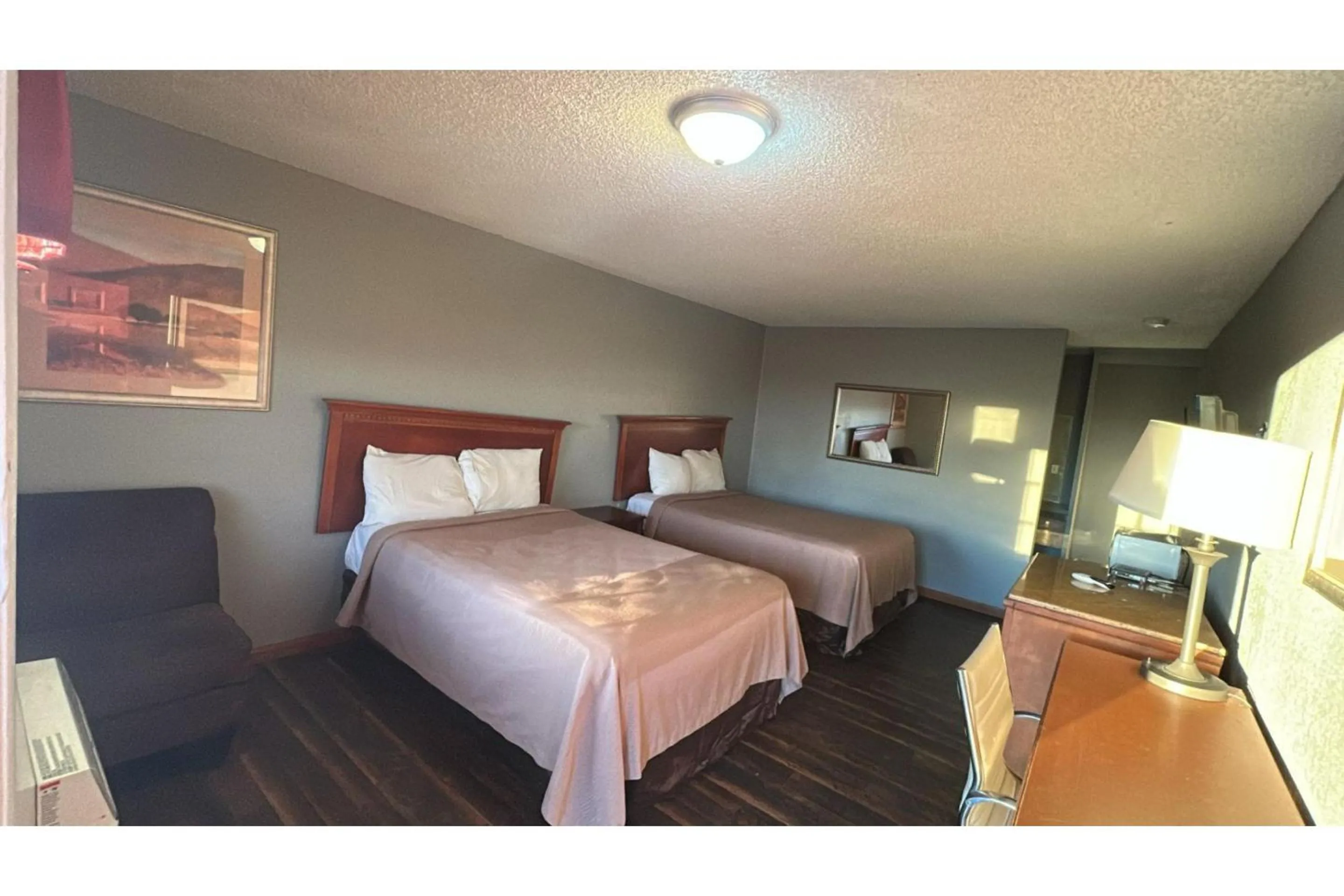 Bedroom, Bed in HiWay Inn Express Elk City Route 66