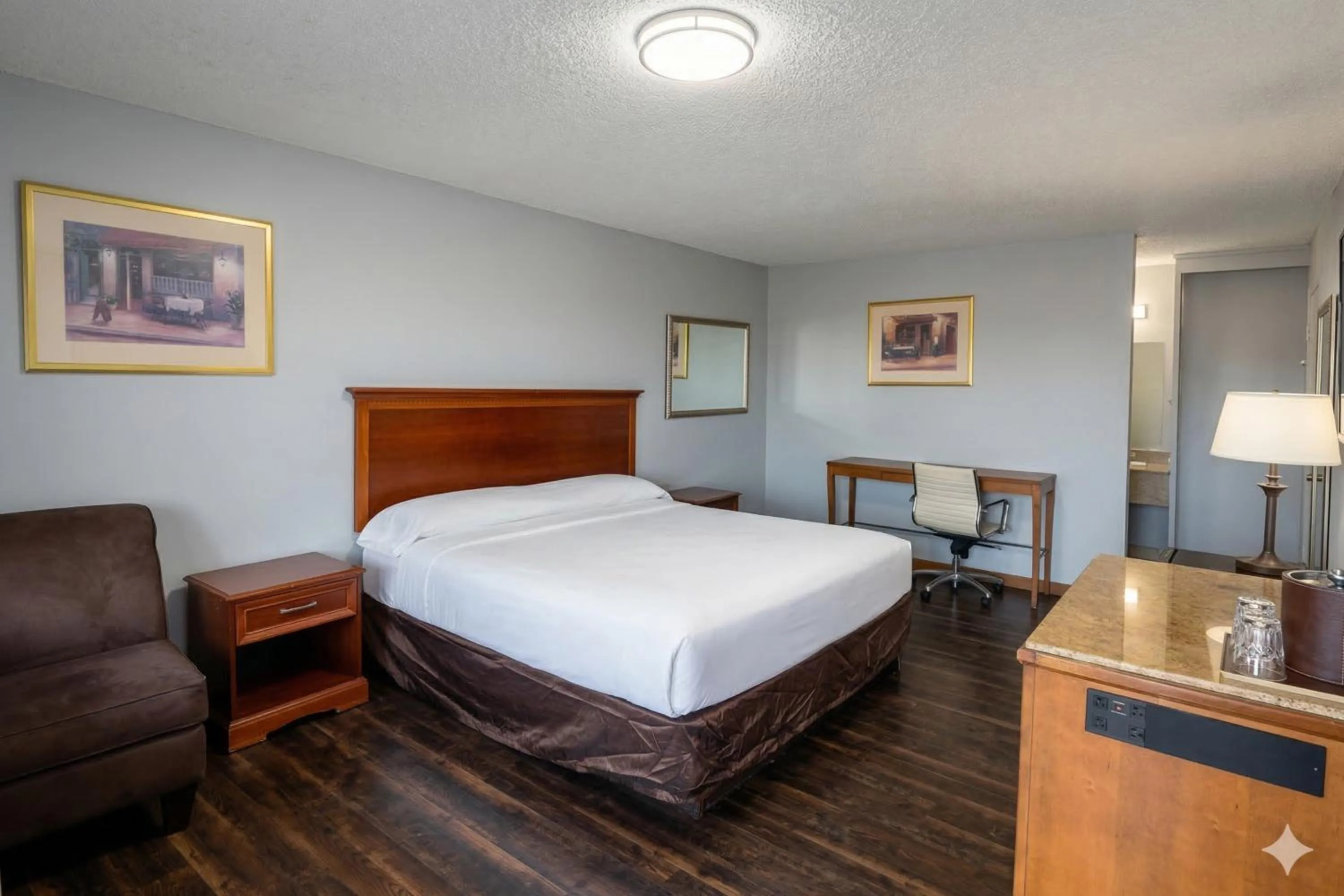 Bedroom, Bed in HiWay Inn Express Elk City Route 66