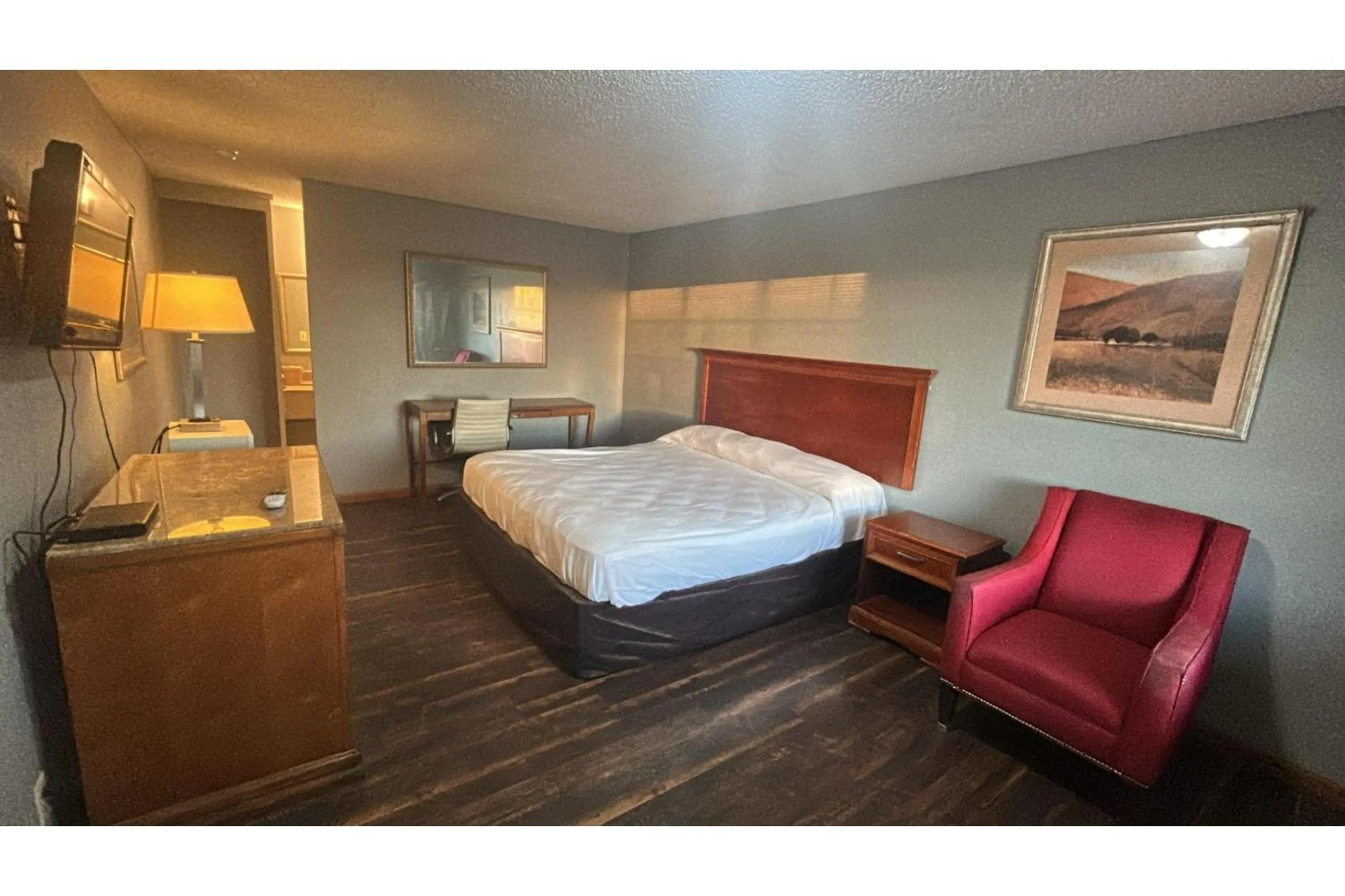 Bedroom, Bed in HiWay Inn Express Elk City Route 66