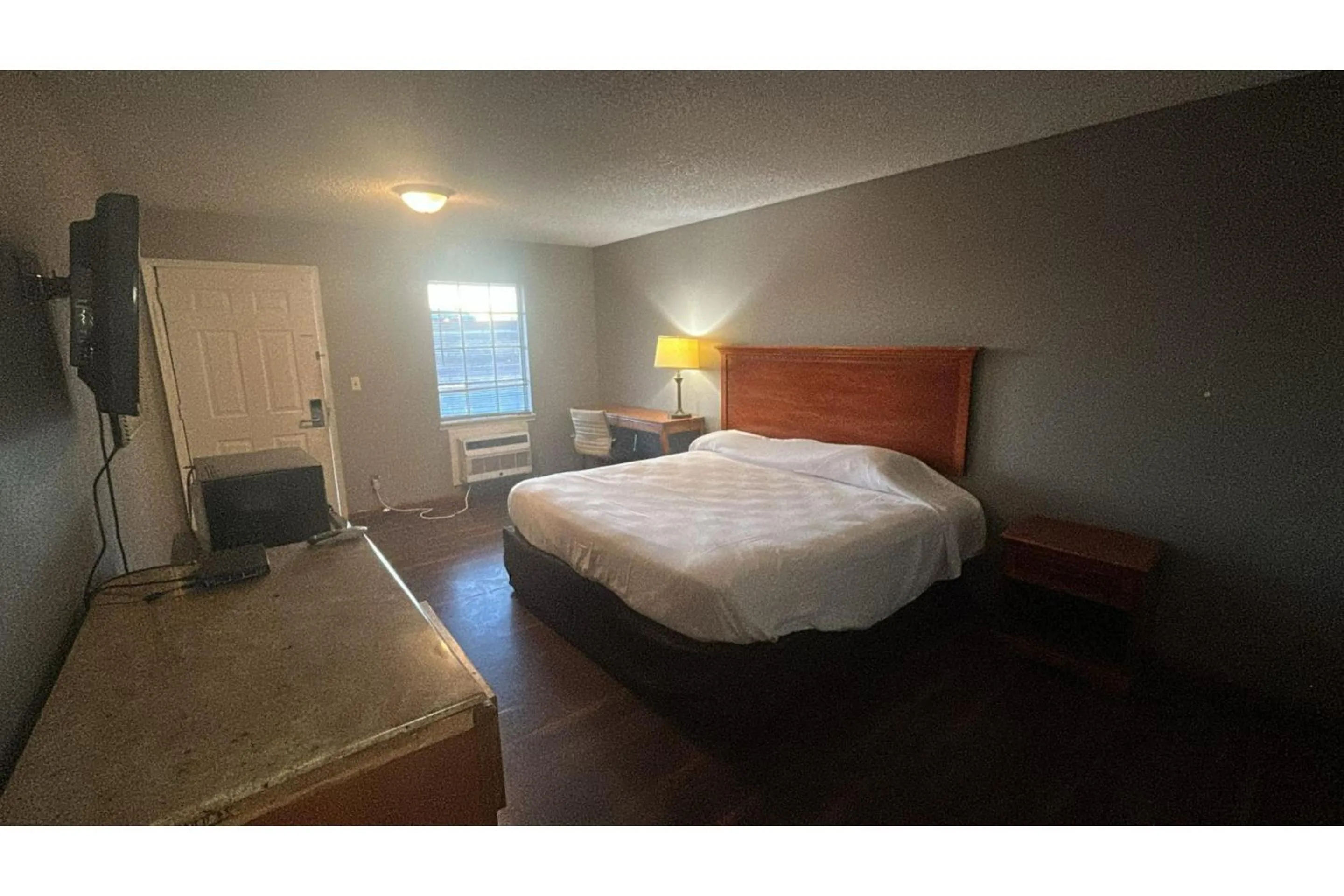 Bedroom, Bed in HiWay Inn Express Elk City Route 66