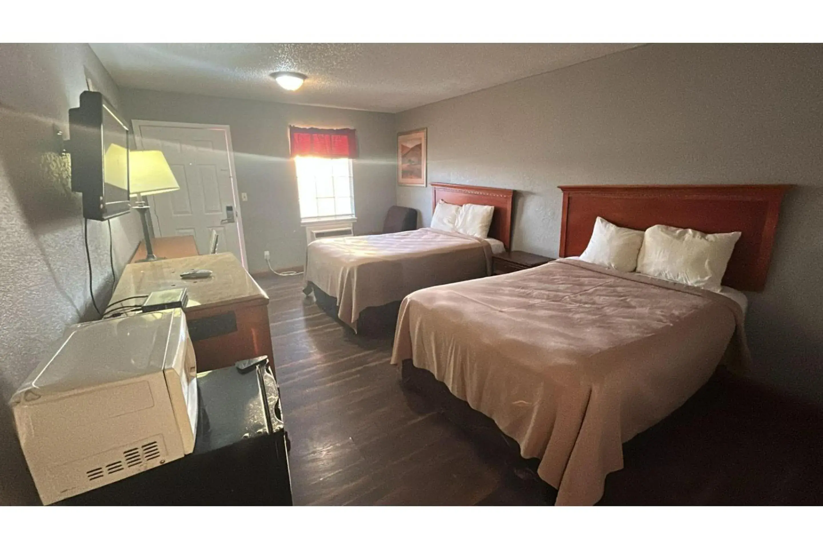 2 Queen Beds Non-Smoking in HiWay Inn Express Elk City Route 66 2 Queen Beds Non-Smoking in HiWay Inn Express Elk City Route 66