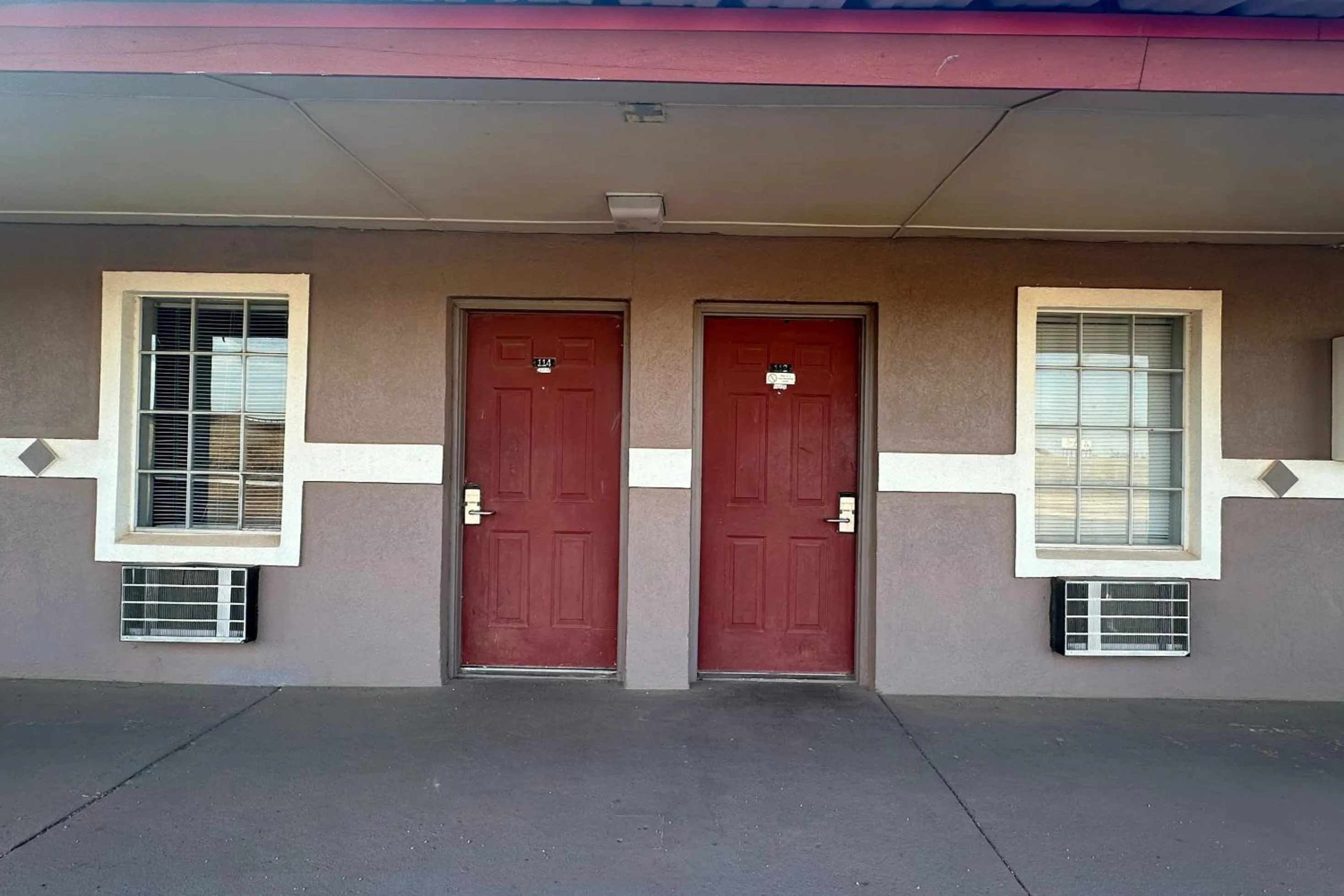 Facade/entrance in HiWay Inn Express Elk City Route 66