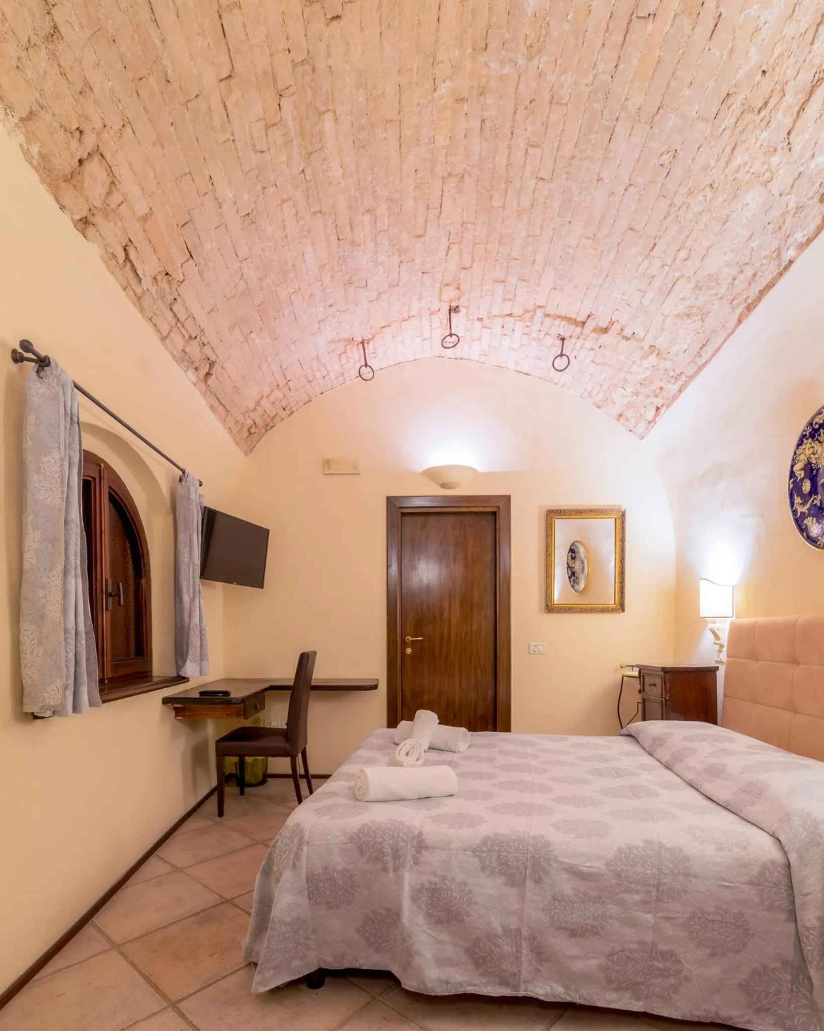 Bedroom, Bed in HOTEL TREVI Palazzo Natalini