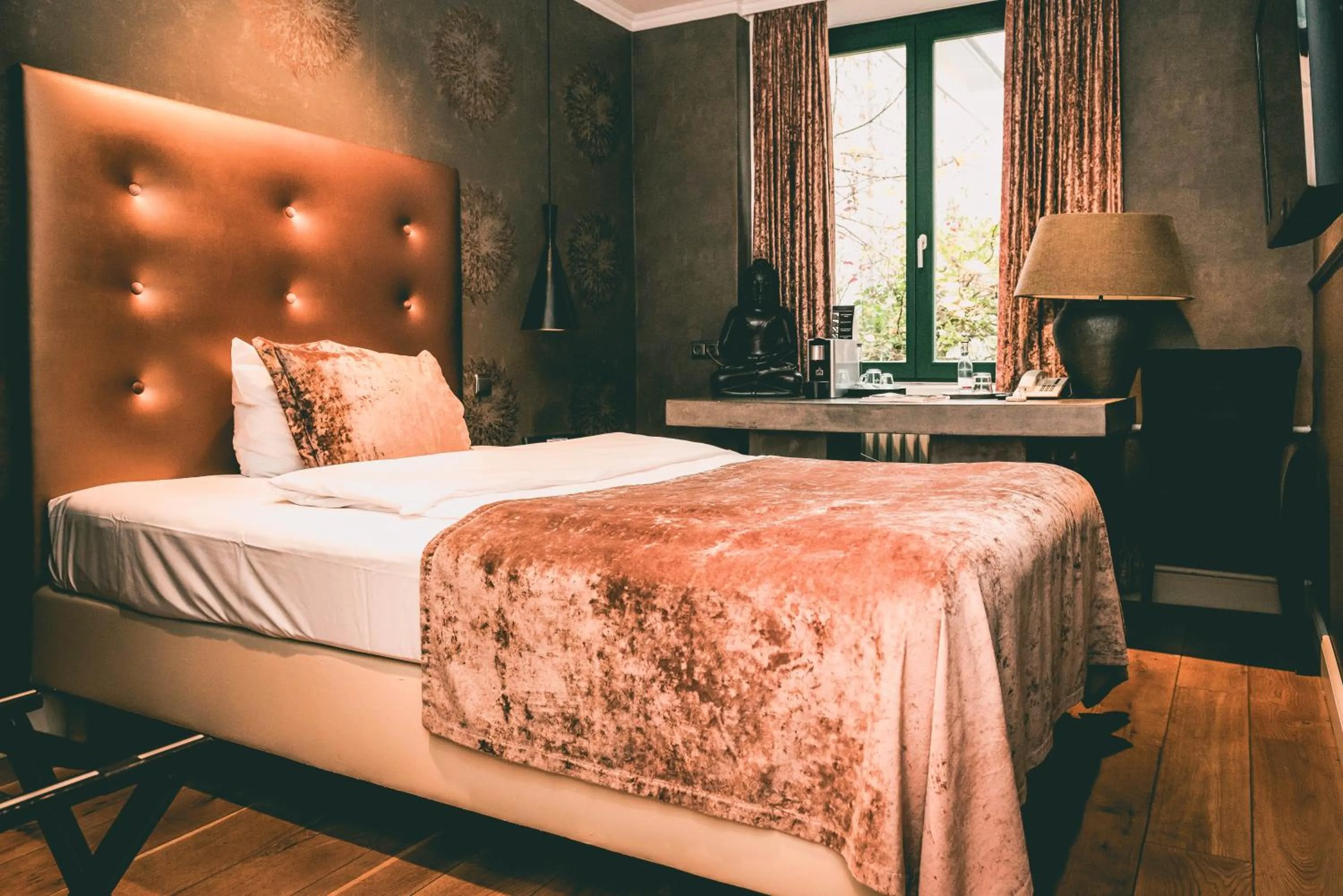 Bed in Hotel Villa Klemm - Wiesbaden City