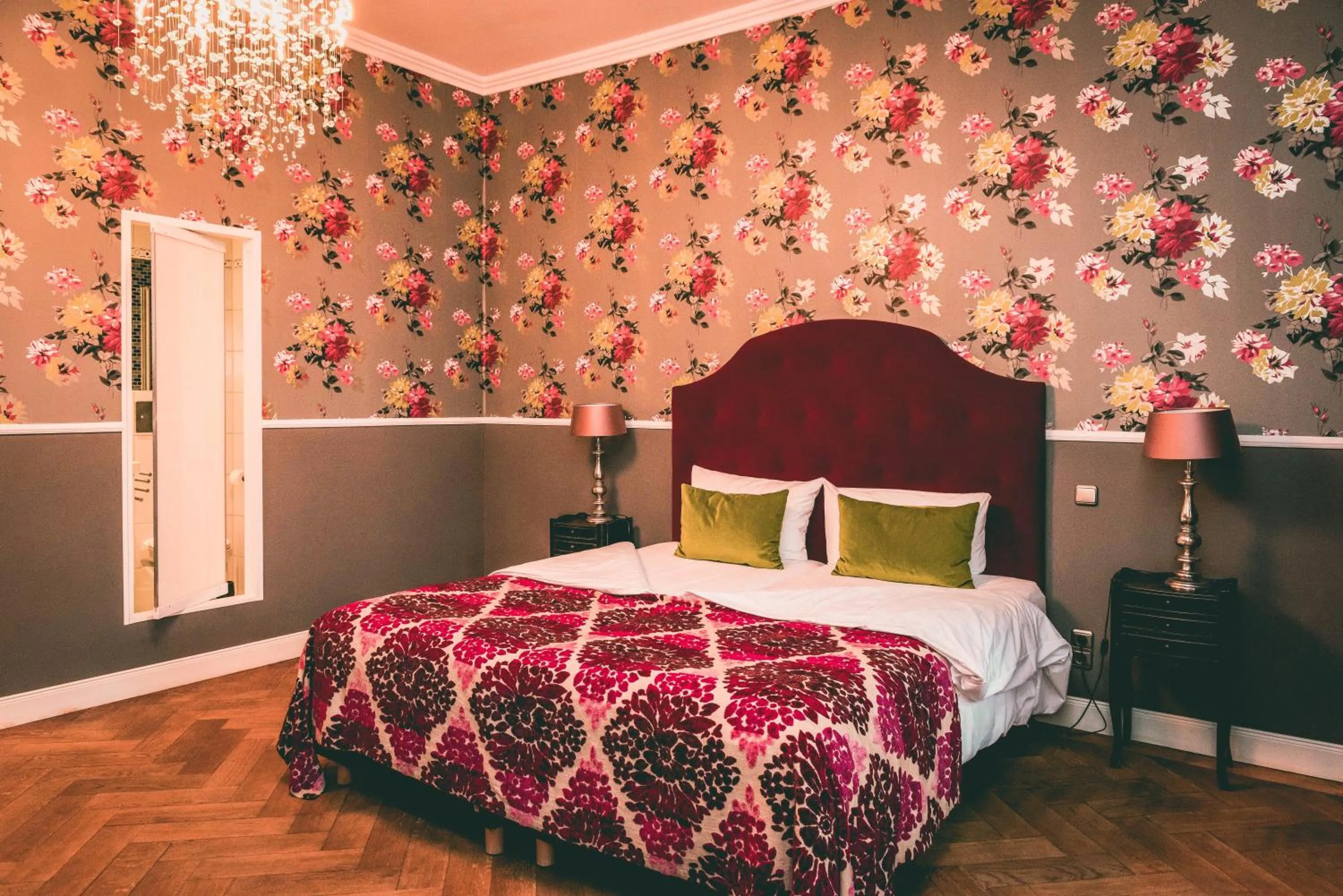 Bed in Hotel Villa Klemm - Wiesbaden City