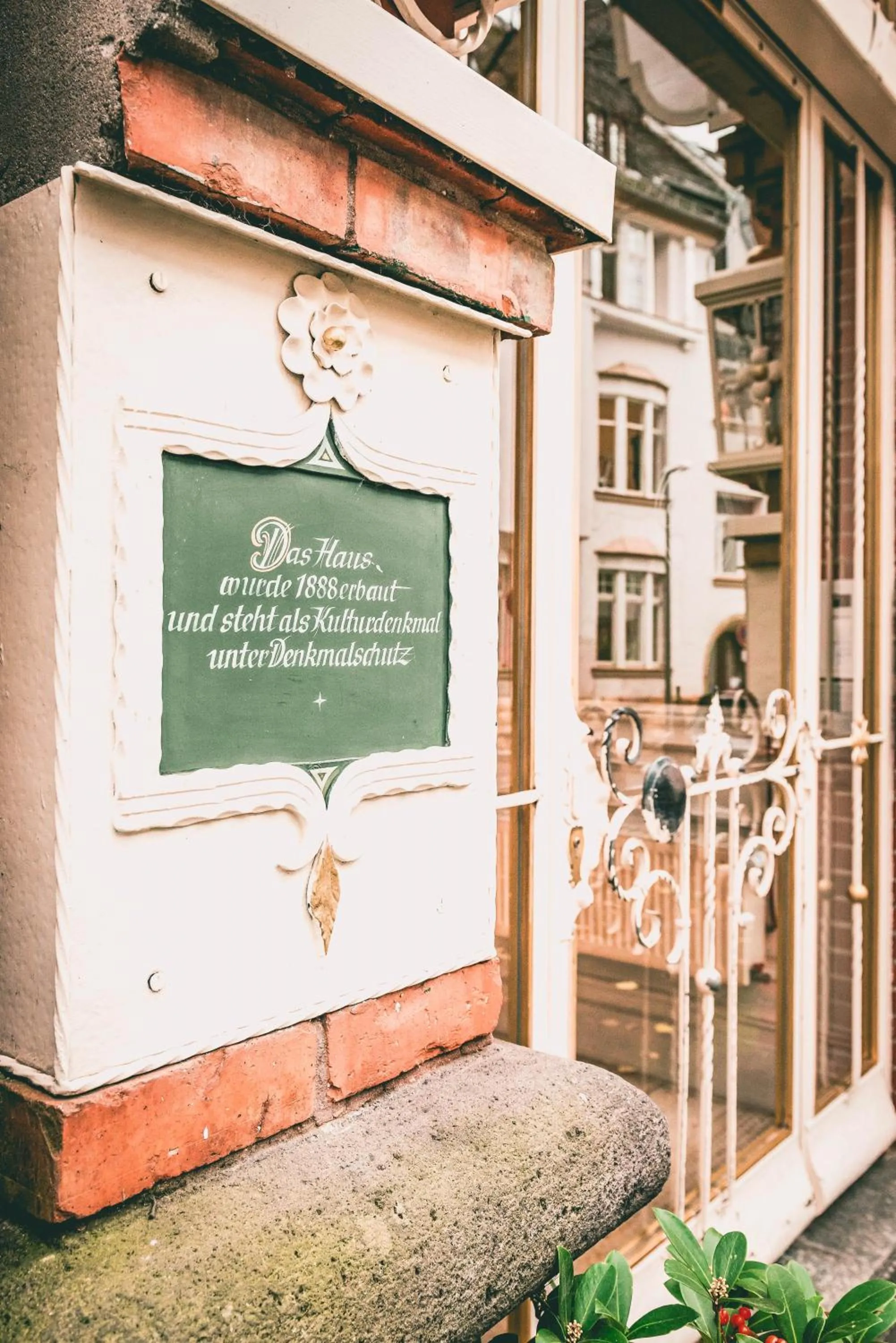 Property building in Hotel Villa Klemm - Wiesbaden City