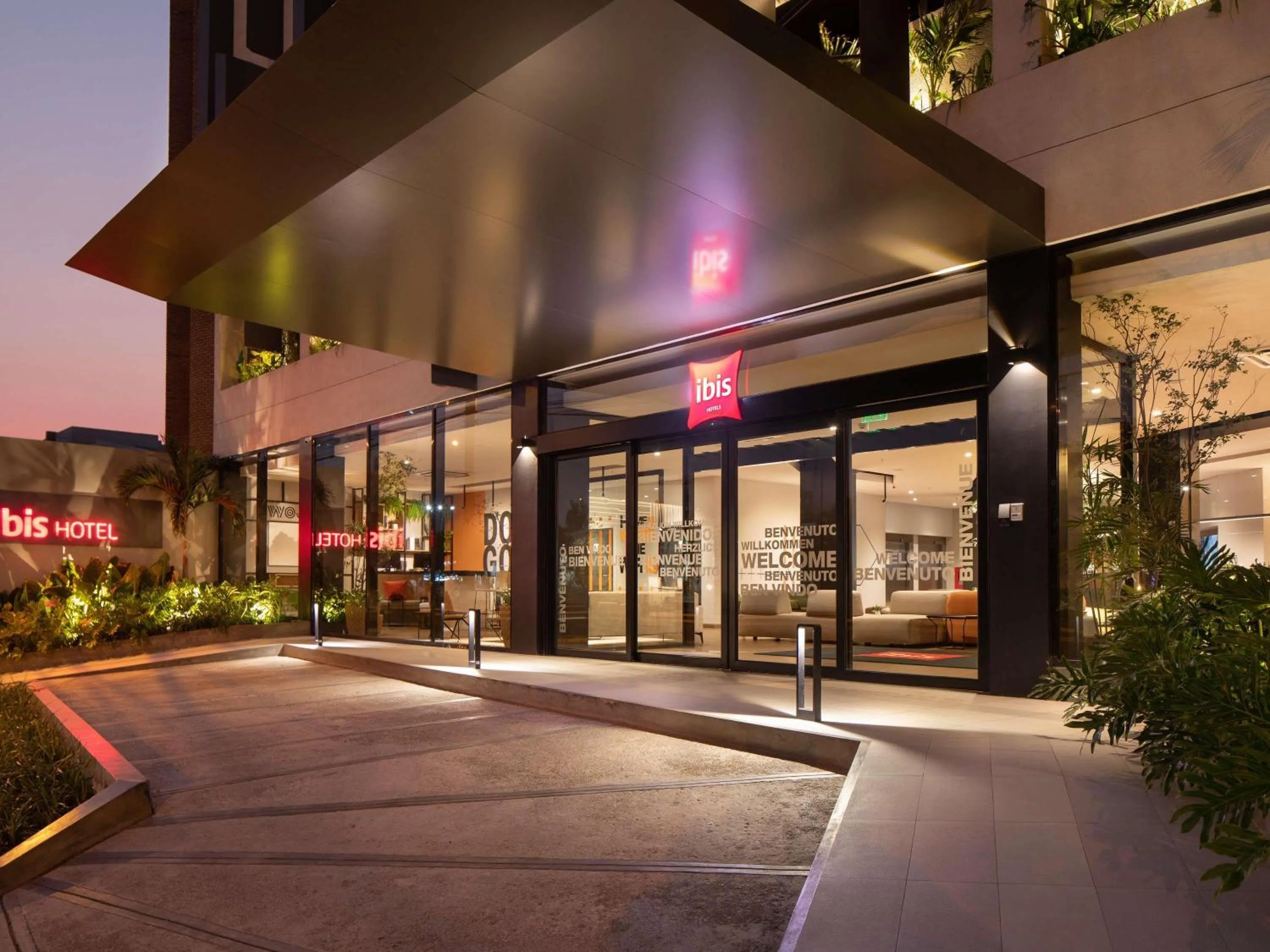 Property building in ibis Santa Cruz de la Sierra