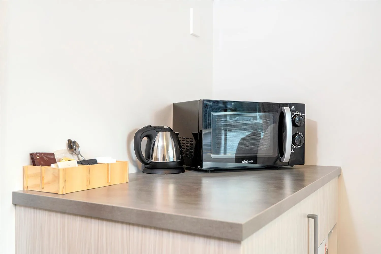 Kitchen or kitchenette in The Com Plex Motel