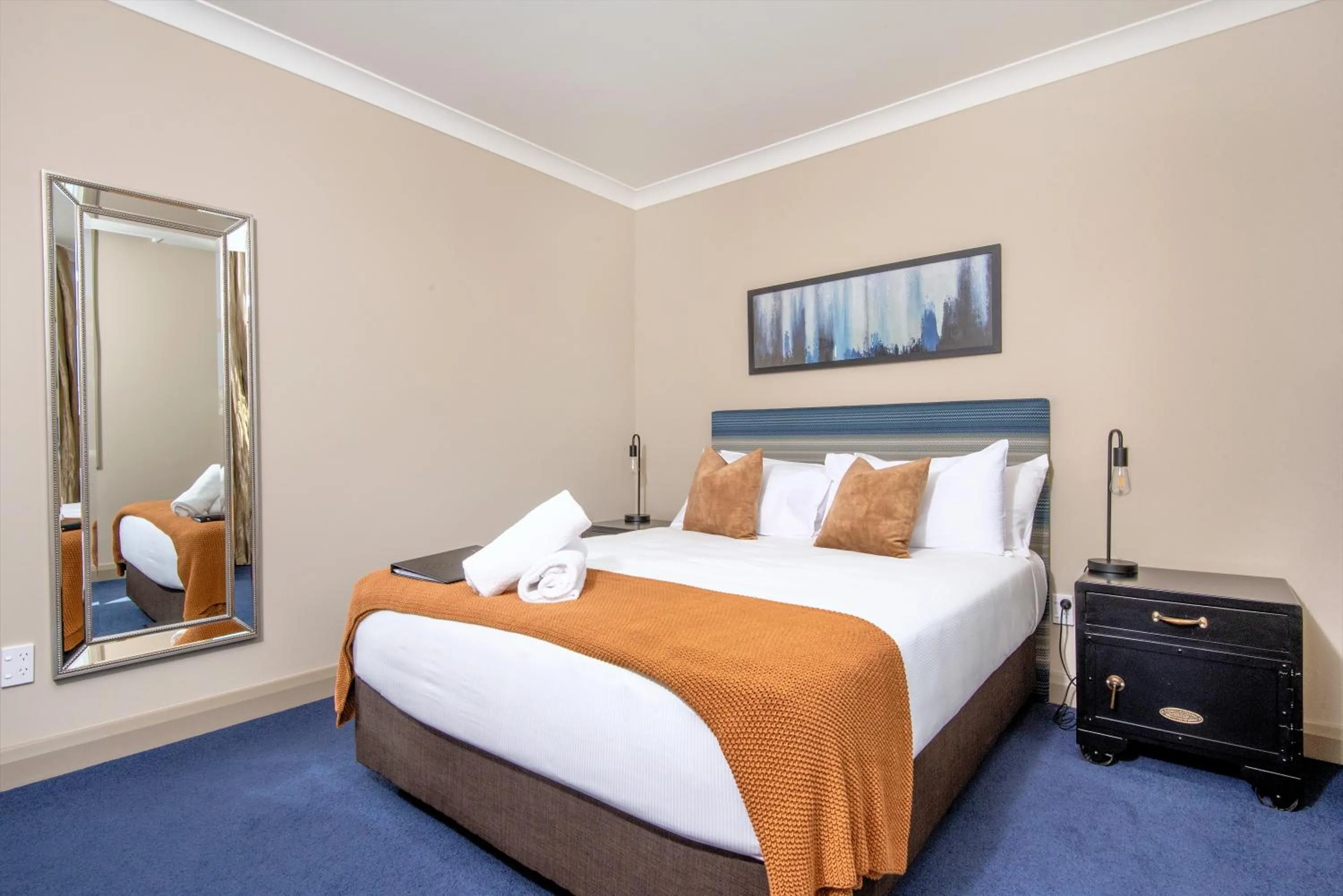 Bed in The Com Plex Motel