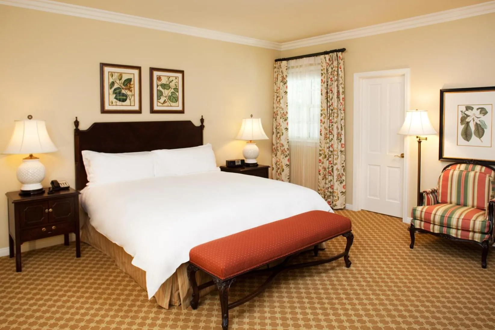 Bed in The Langham Huntington, Pasadena