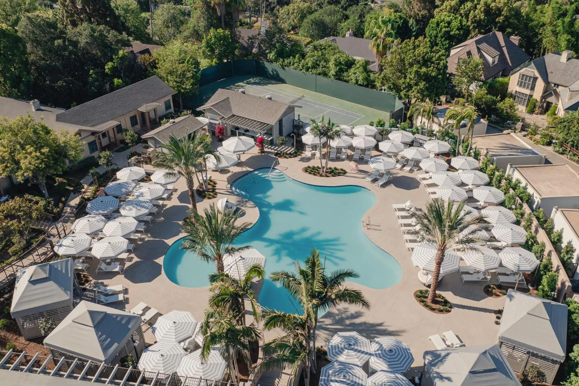 Swimming pool in The Langham Huntington, Pasadena