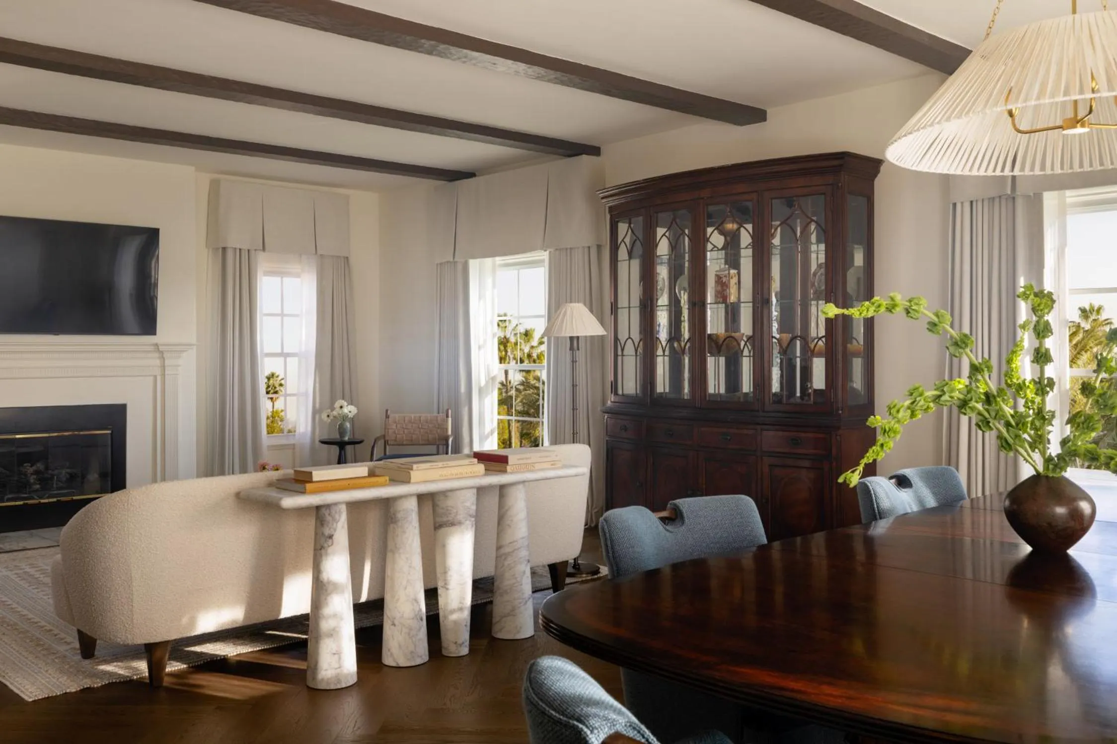 Living room in The Langham Huntington, Pasadena