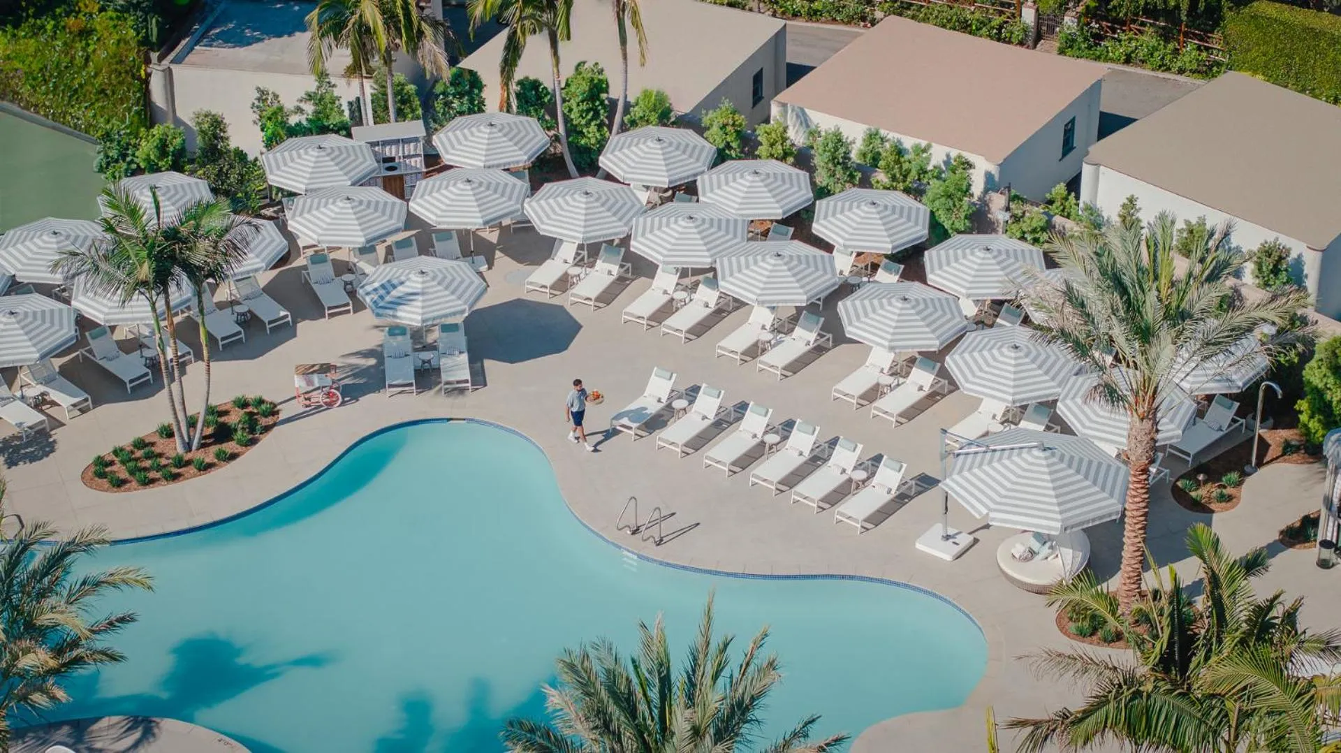 Swimming pool in The Langham Huntington, Pasadena