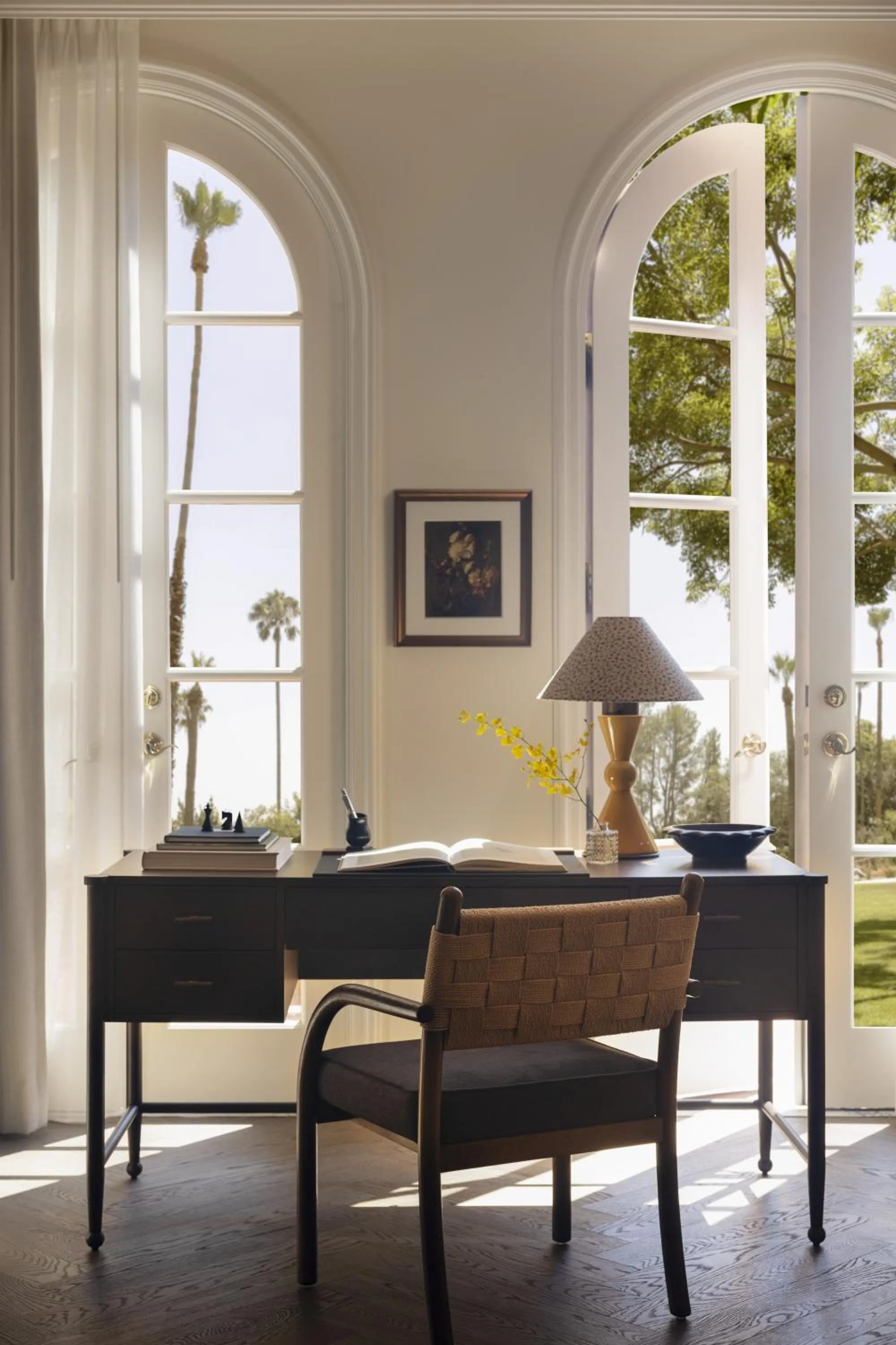 Living room in The Langham Huntington, Pasadena