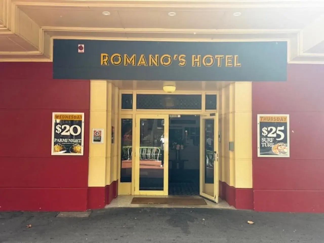 Facade/entrance in Romano's Hotel & Suites Wagga Wagga Facade/entrance in Romano's Hotel & Suites Wagga Wagga