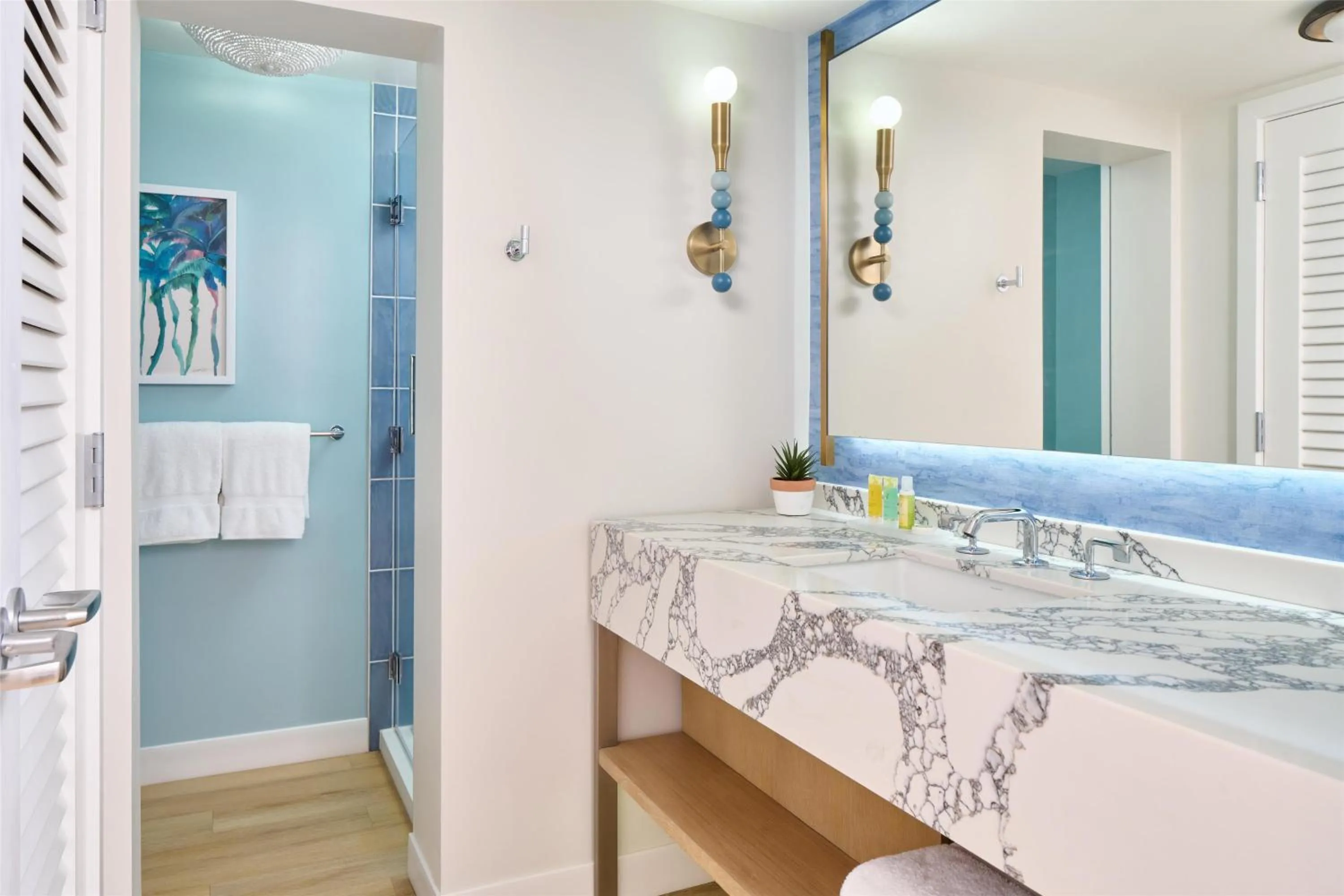 Bathroom, Bed in OUTRIGGER Kāʻanapali Beach Resort