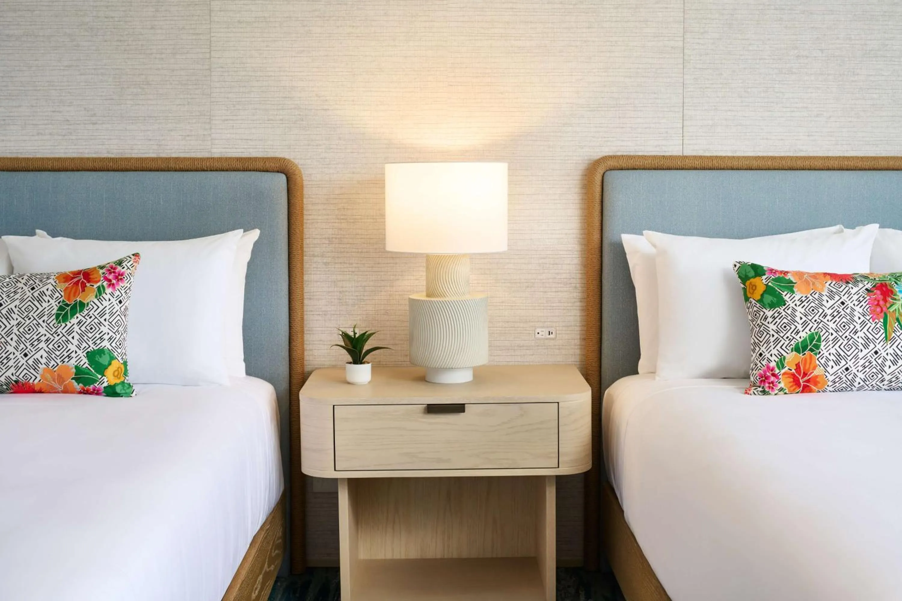 Bedroom, Bed in OUTRIGGER Kāʻanapali Beach Resort