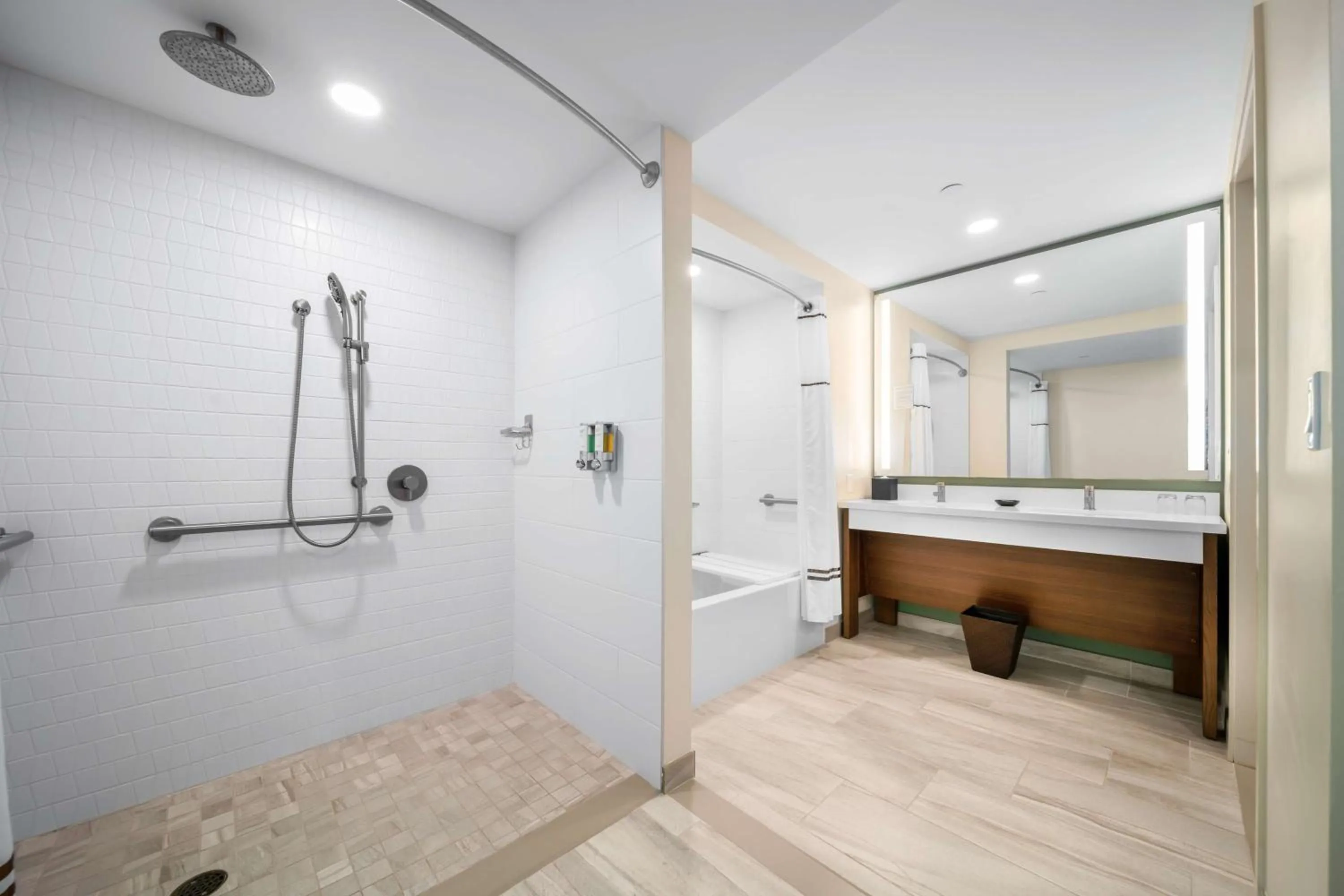 Bathroom in OUTRIGGER Kāʻanapali Beach Resort