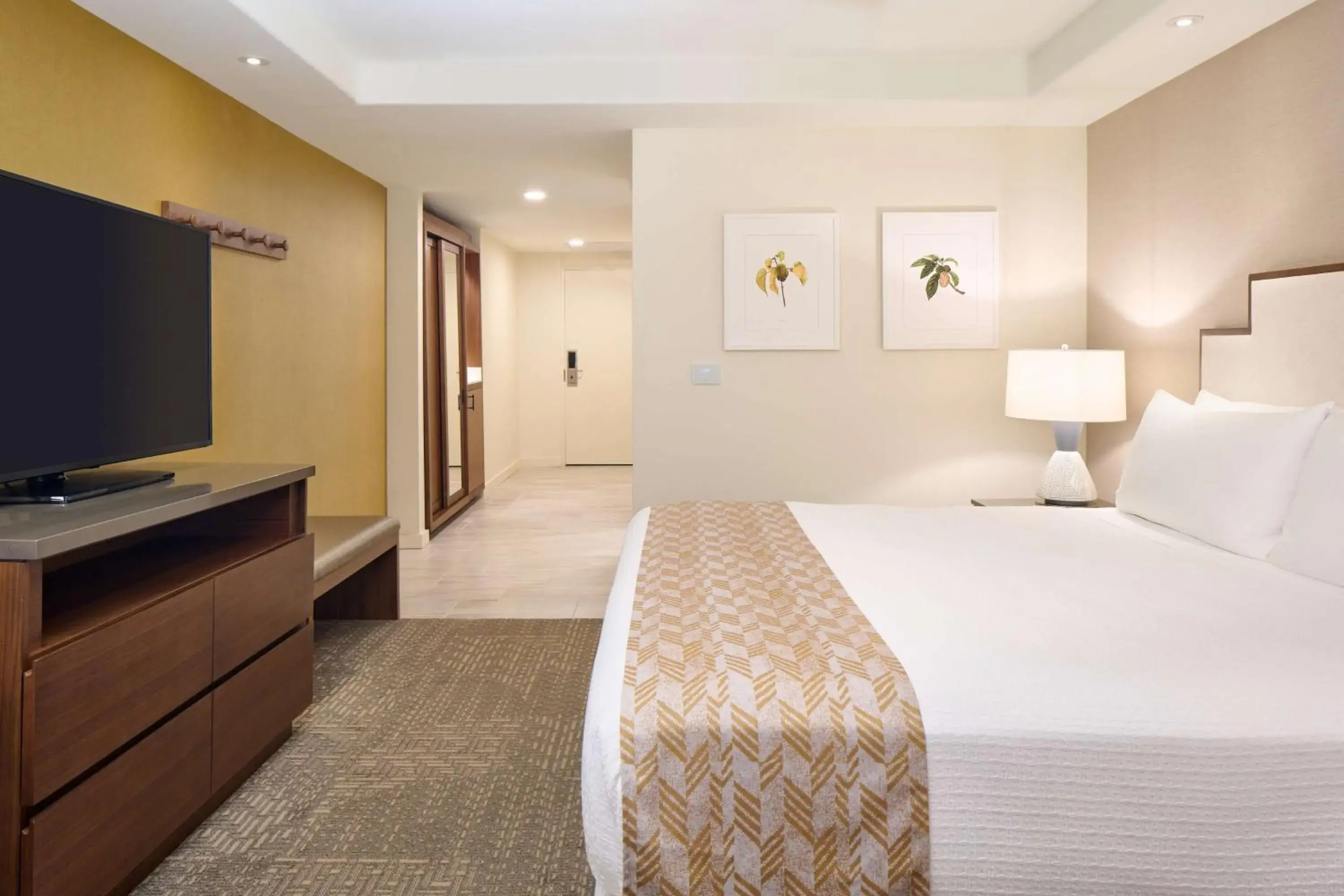 Accessible Premium Courtyard View 1 King Bed in OUTRIGGER Kāʻanapali Beach Resort Accessible Premium Courtyard View 1 King Bed in OUTRIGGER Kāʻanapali Beach Resort