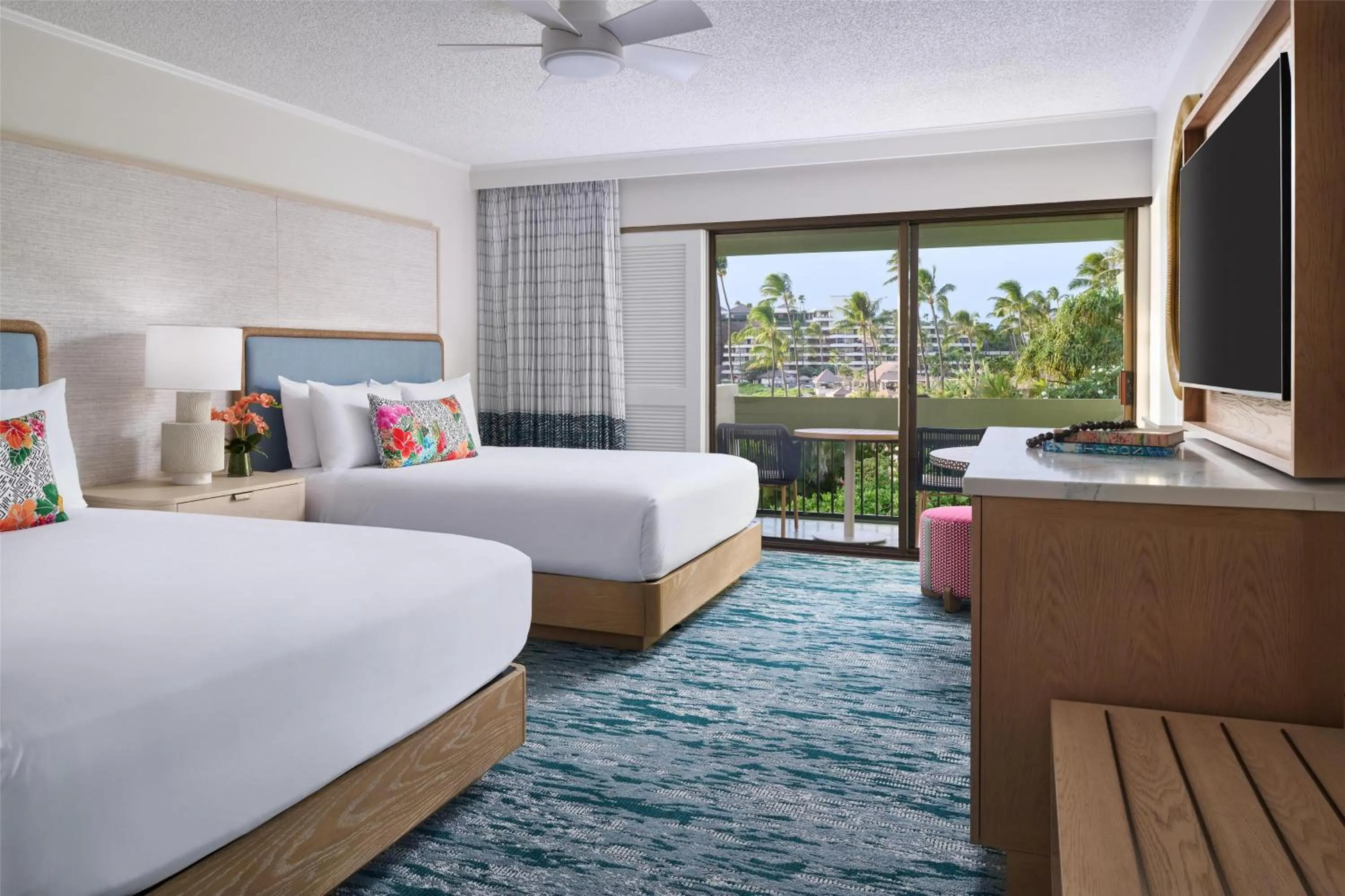 Bedroom, Bed in OUTRIGGER Kāʻanapali Beach Resort