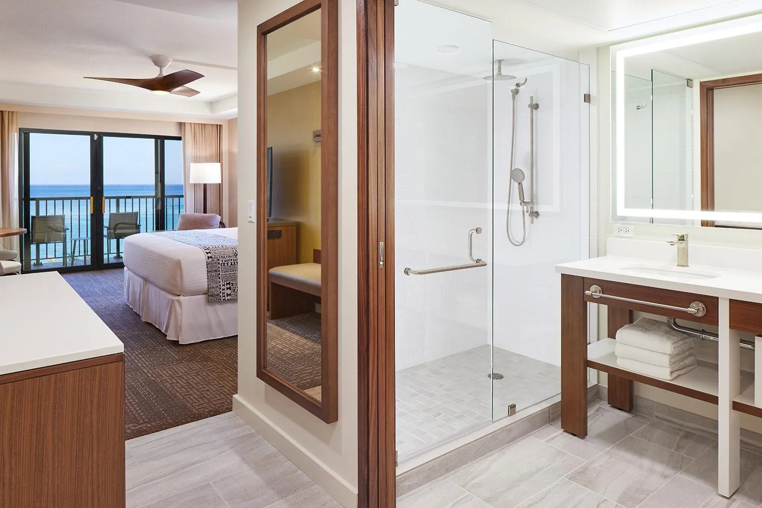 Shower, Bed in OUTRIGGER Kāʻanapali Beach Resort