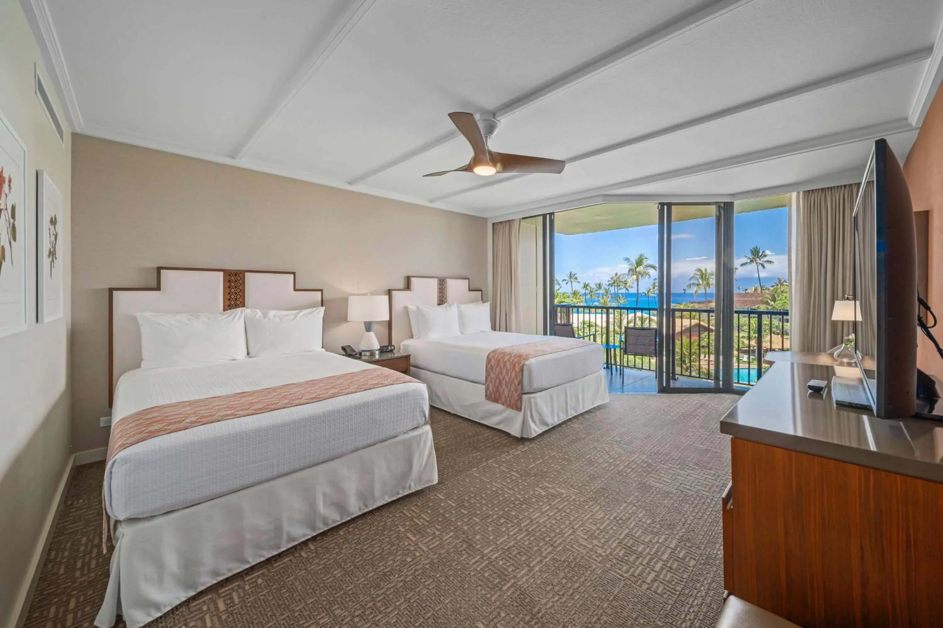 Bedroom, Bed in OUTRIGGER Kāʻanapali Beach Resort
