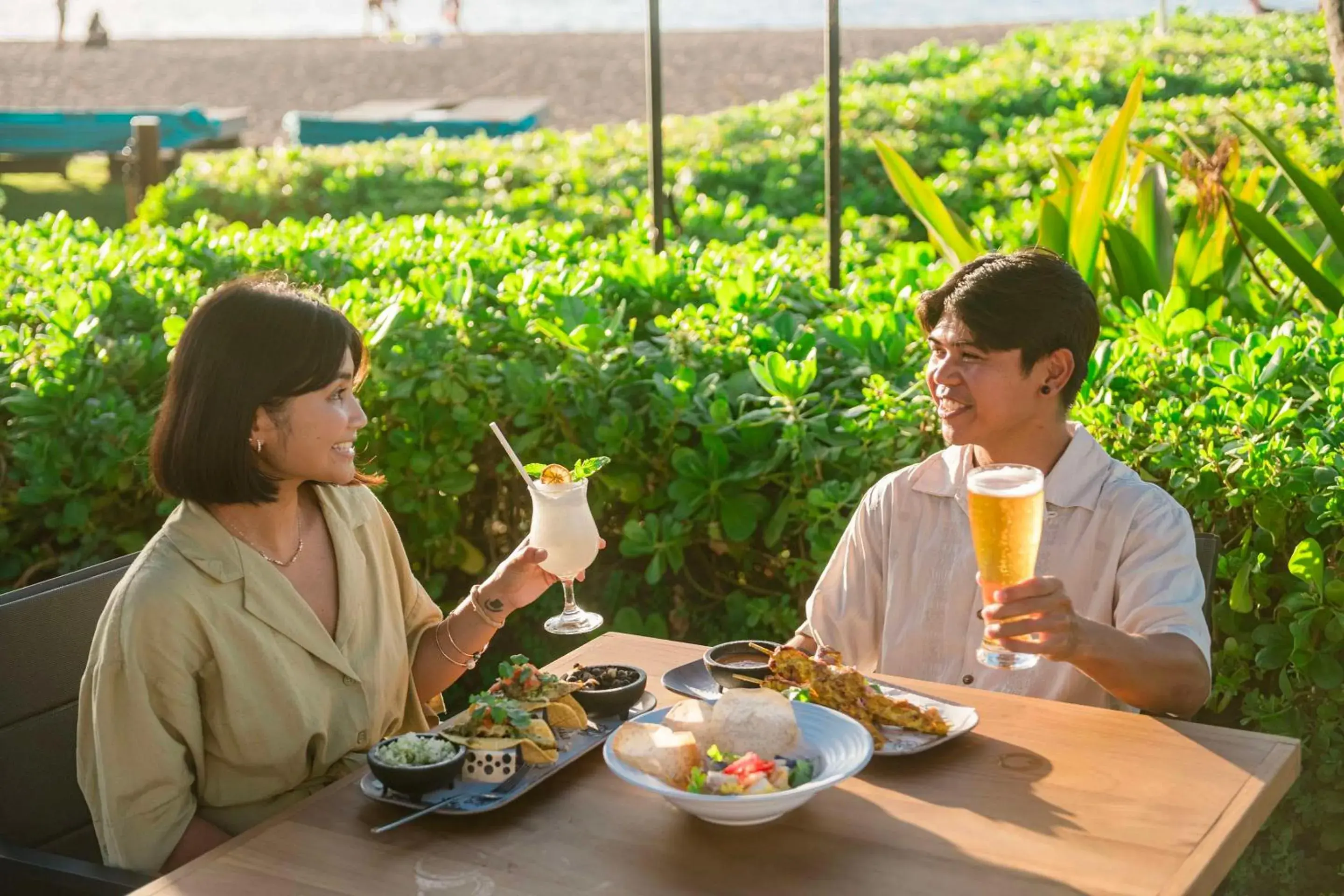Restaurant/places to eat in OUTRIGGER Kāʻanapali Beach Resort Restaurant/places to eat in OUTRIGGER Kāʻanapali Beach Resort