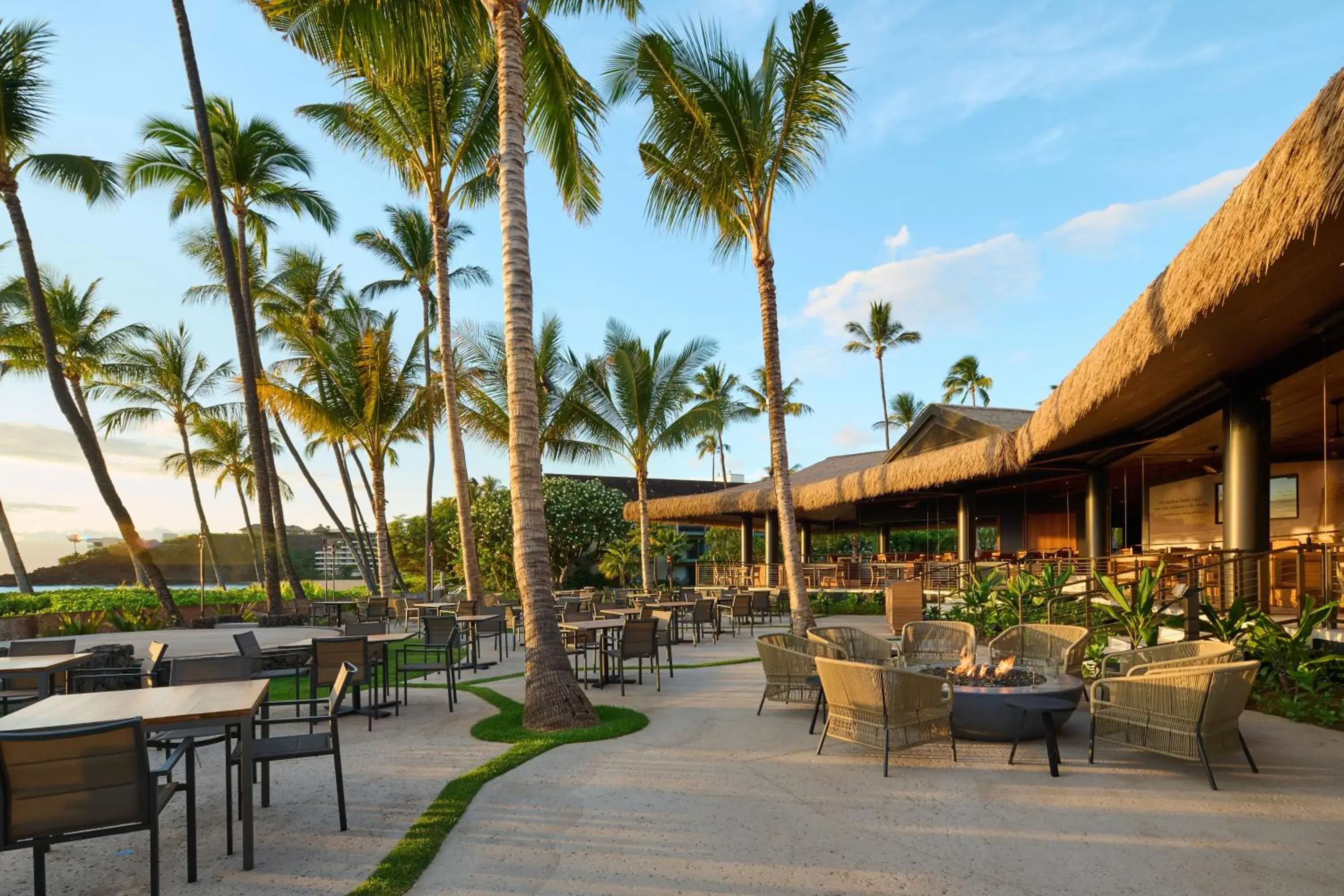 Restaurant/places to eat in OUTRIGGER Kāʻanapali Beach Resort Restaurant/places to eat in OUTRIGGER Kāʻanapali Beach Resort