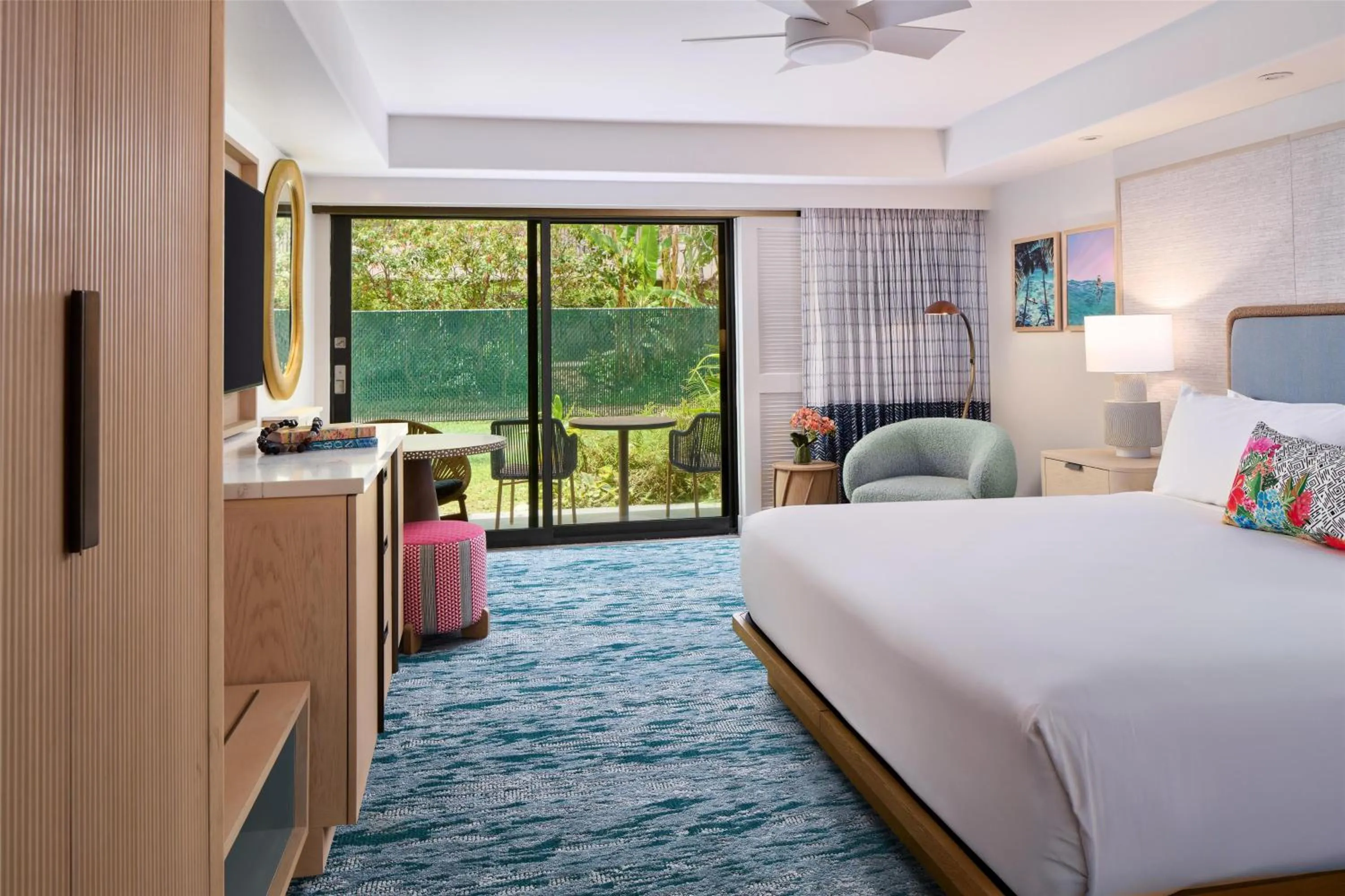 Bedroom, Bed in OUTRIGGER Kāʻanapali Beach Resort