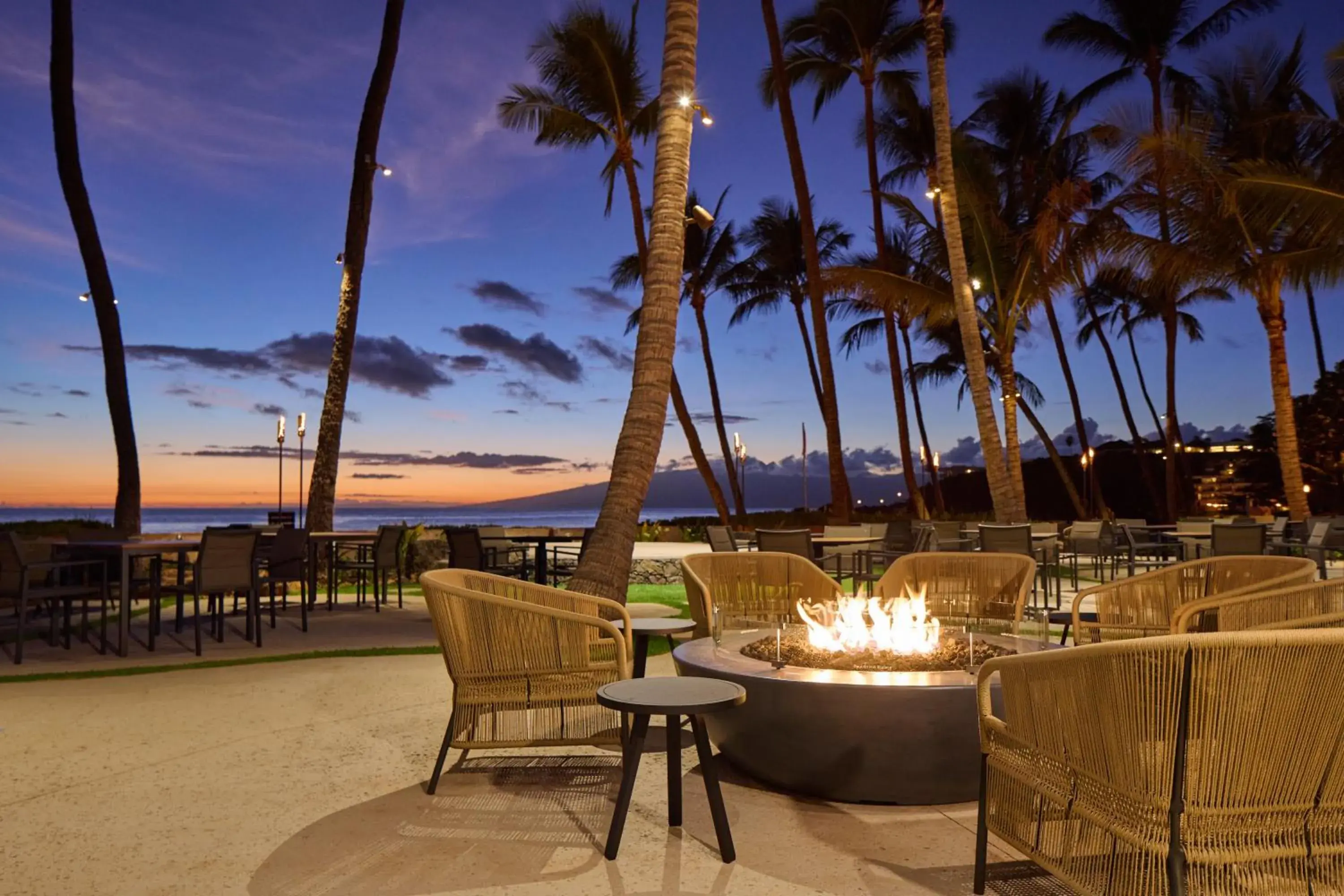 Restaurant/places to eat in OUTRIGGER Kāʻanapali Beach Resort Restaurant/places to eat in OUTRIGGER Kāʻanapali Beach Resort