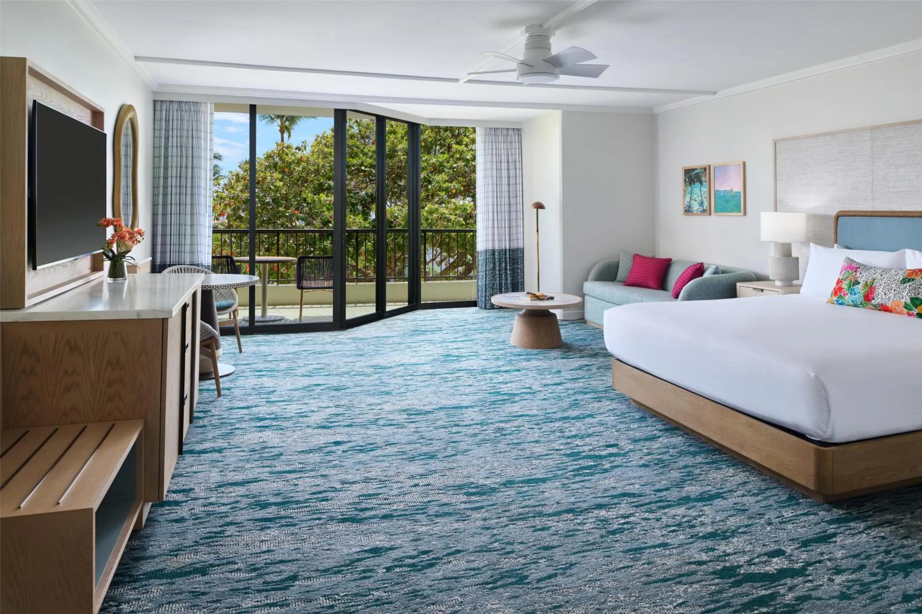 Bedroom, Bed in OUTRIGGER Kāʻanapali Beach Resort