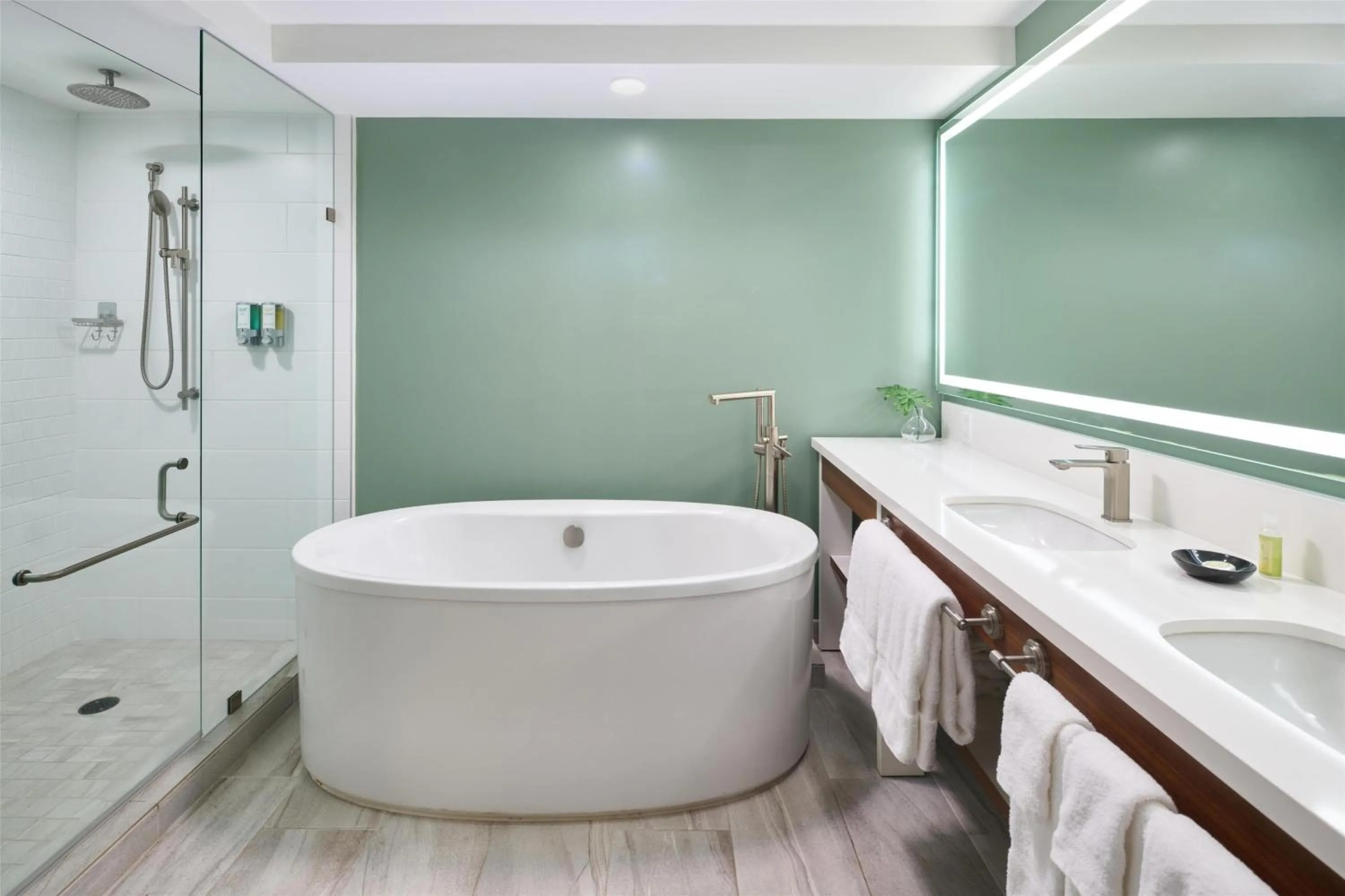 Bathroom in OUTRIGGER Kāʻanapali Beach Resort