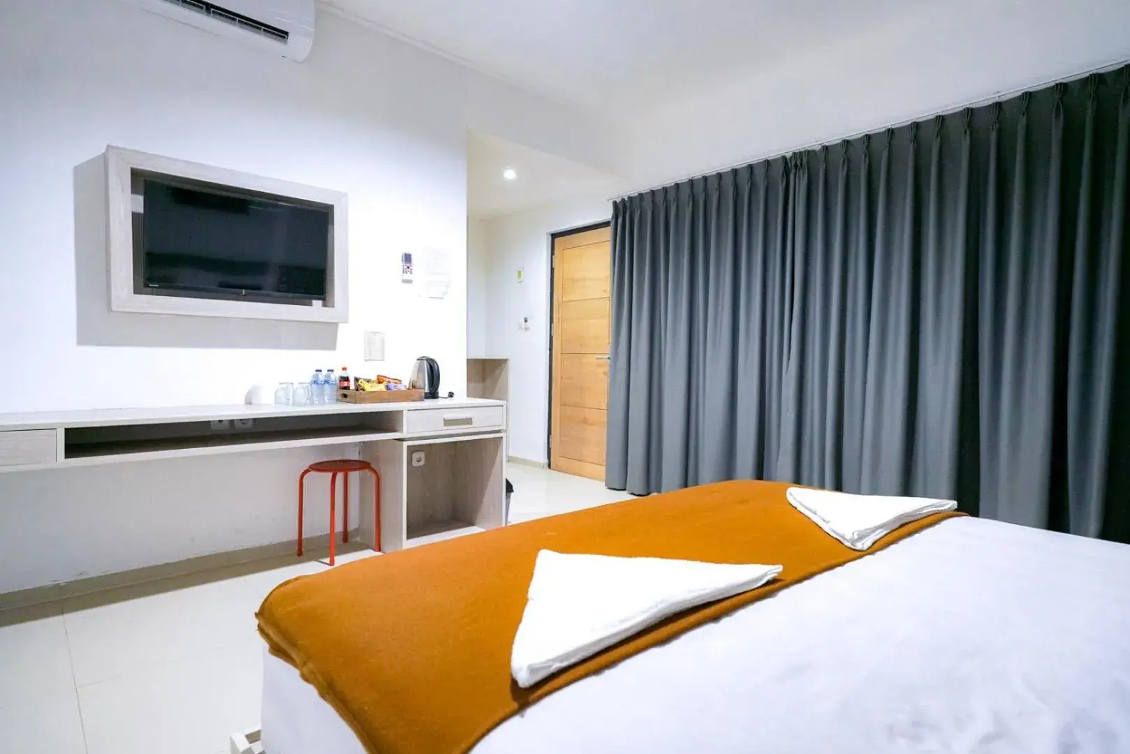 Bed in Urbanview Pecatu Residence Bali by RedDoorz Bed in Urbanview Pecatu Residence Bali by RedDoorz