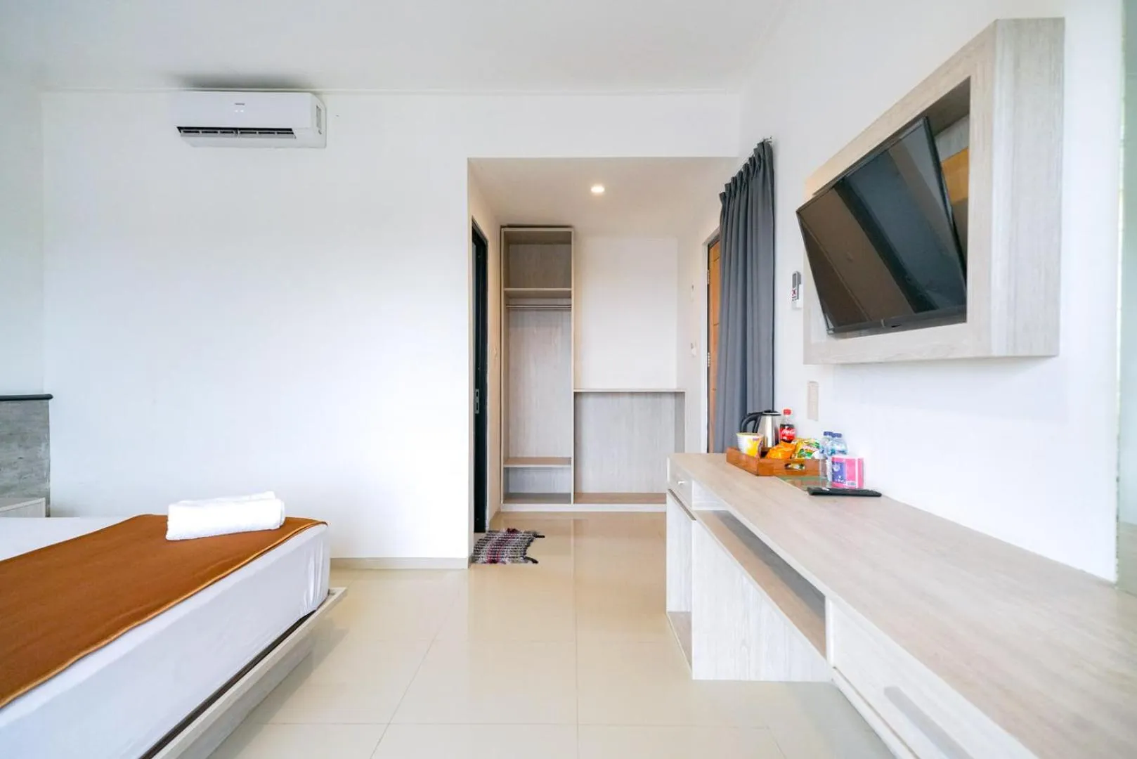 Bedroom, Bed in Urbanview Pecatu Residence Bali by RedDoorz