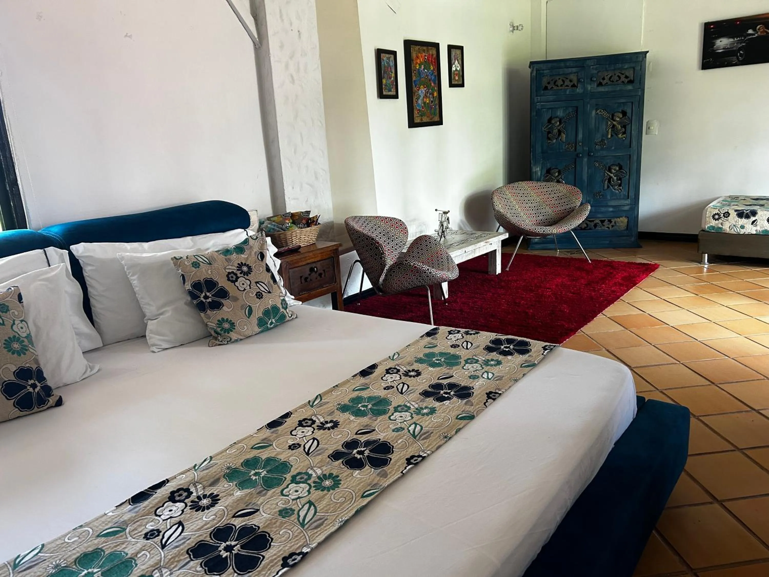 Photo of the whole room, Bed in Villa Juana Hotel