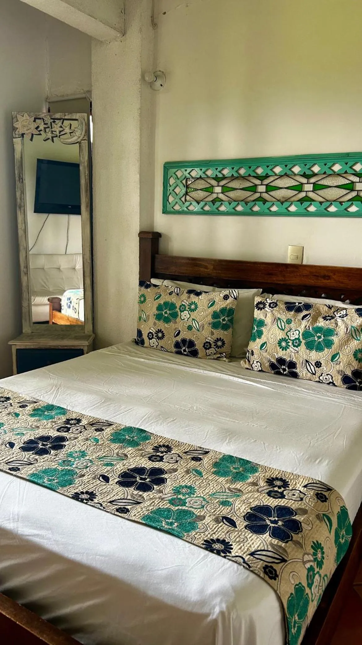 Garden view, Bed in Villa Juana Hotel