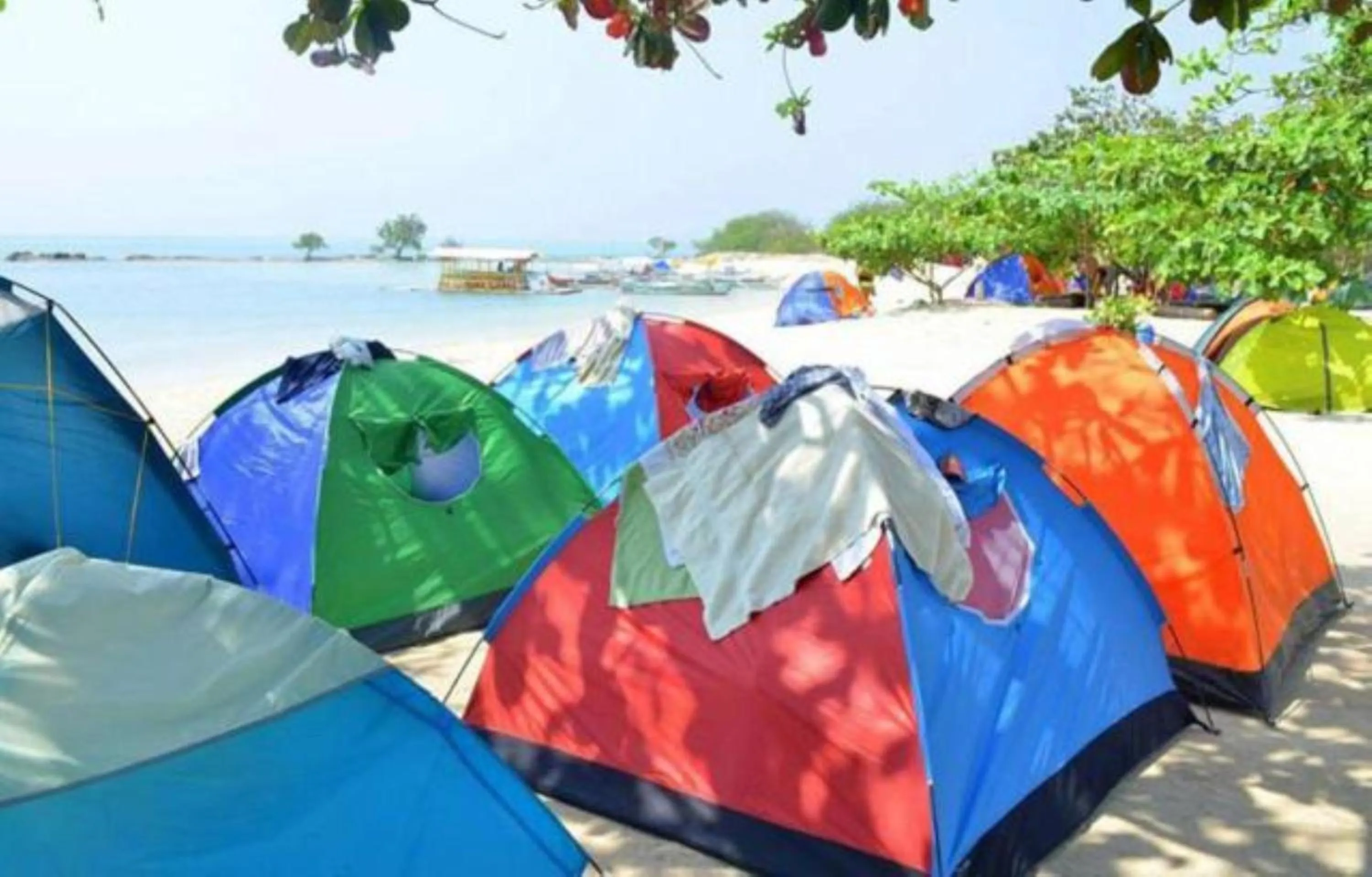 Beach in Borawan Island Resort by Cocotel