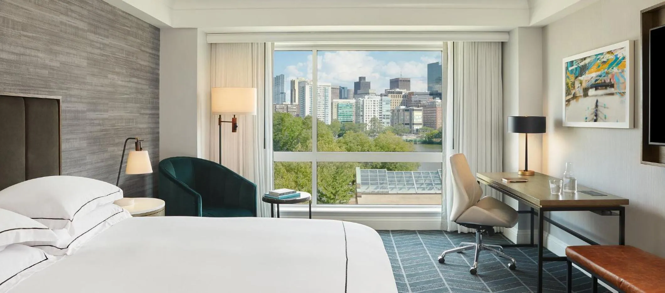 Photo of the whole room, Bed in Kimpton Marlowe by IHG