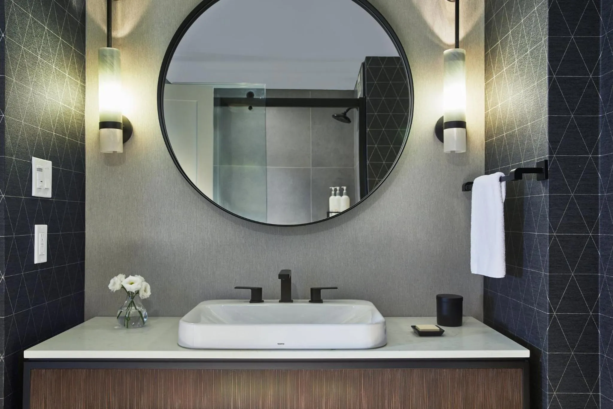 Photo of the whole room in Kimpton Marlowe by IHG