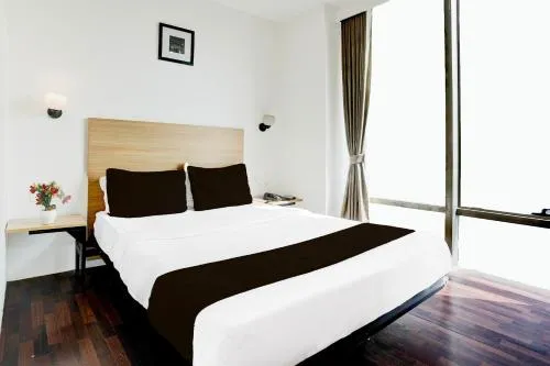 Super Townhouse PBG Mall Vashi